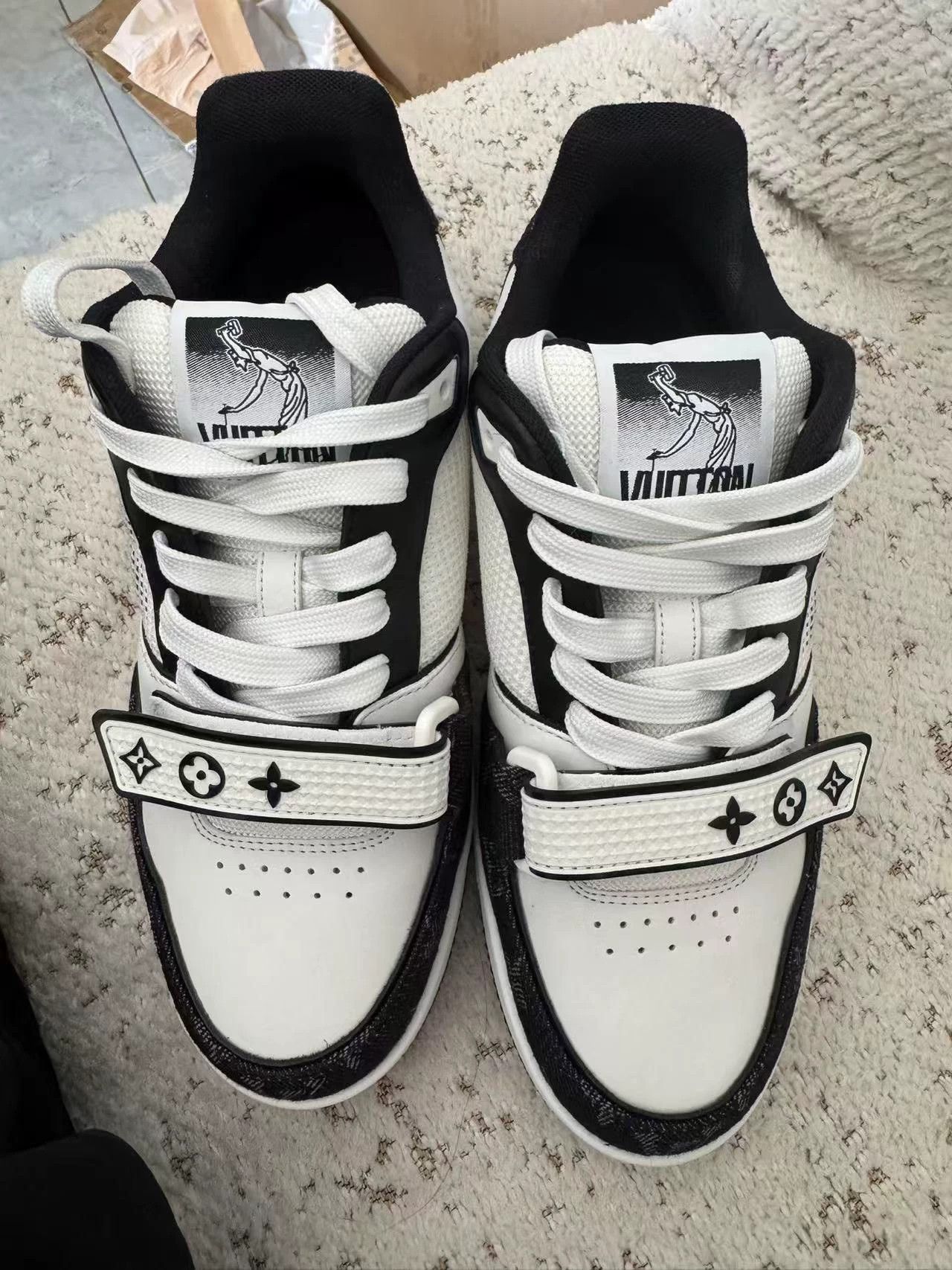 Louis Vuitton Louis Vuitton Trainer 38 Velcro New Size US 7.5 / IT 37.5 - 1 Thumbnail