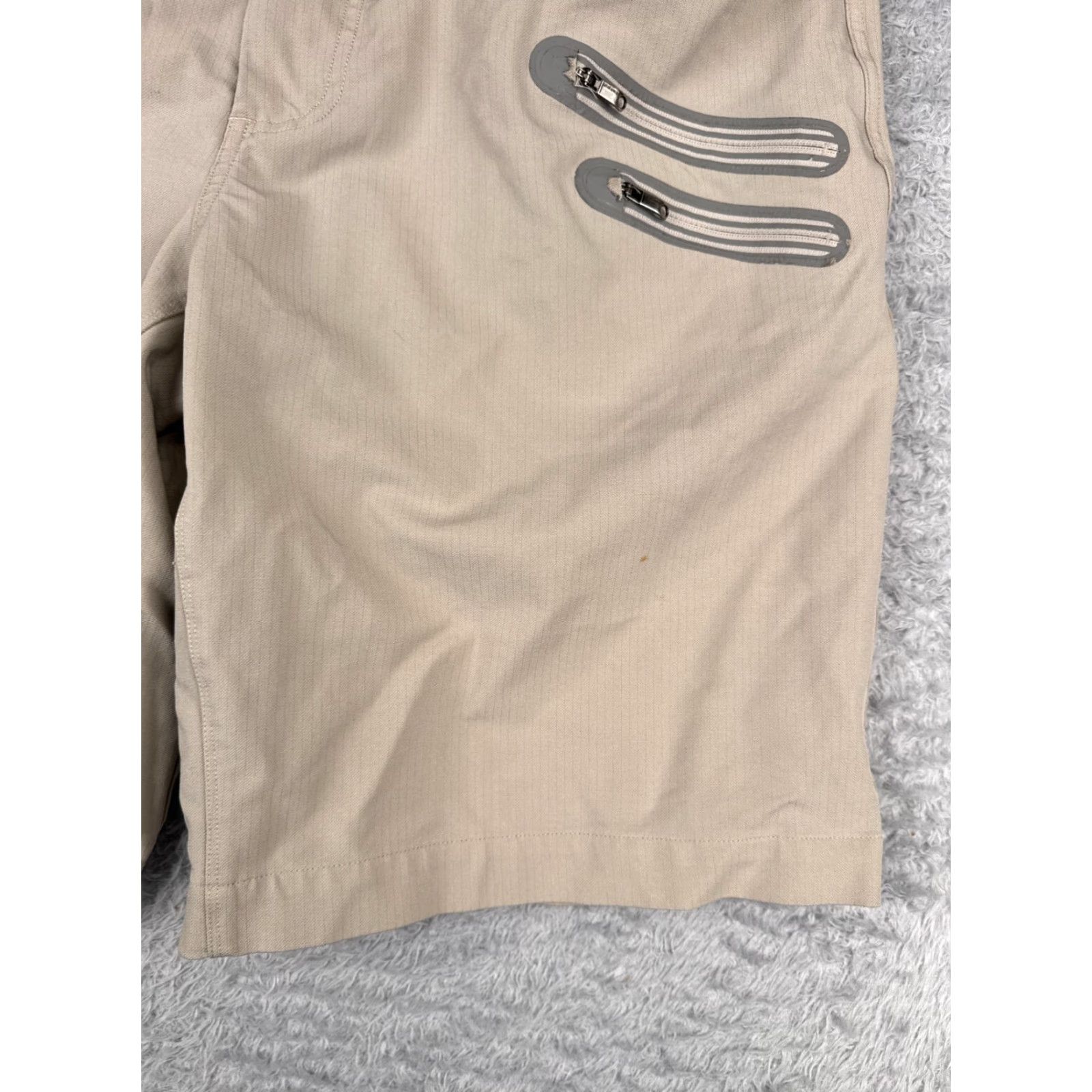 Lululemon Lululemon Shorts Men 36 Beige Commute Short Zipper Pockets Hike Golf READ ME - Vintage? No Size US 36 / EU 52 - 4 Thumbnail