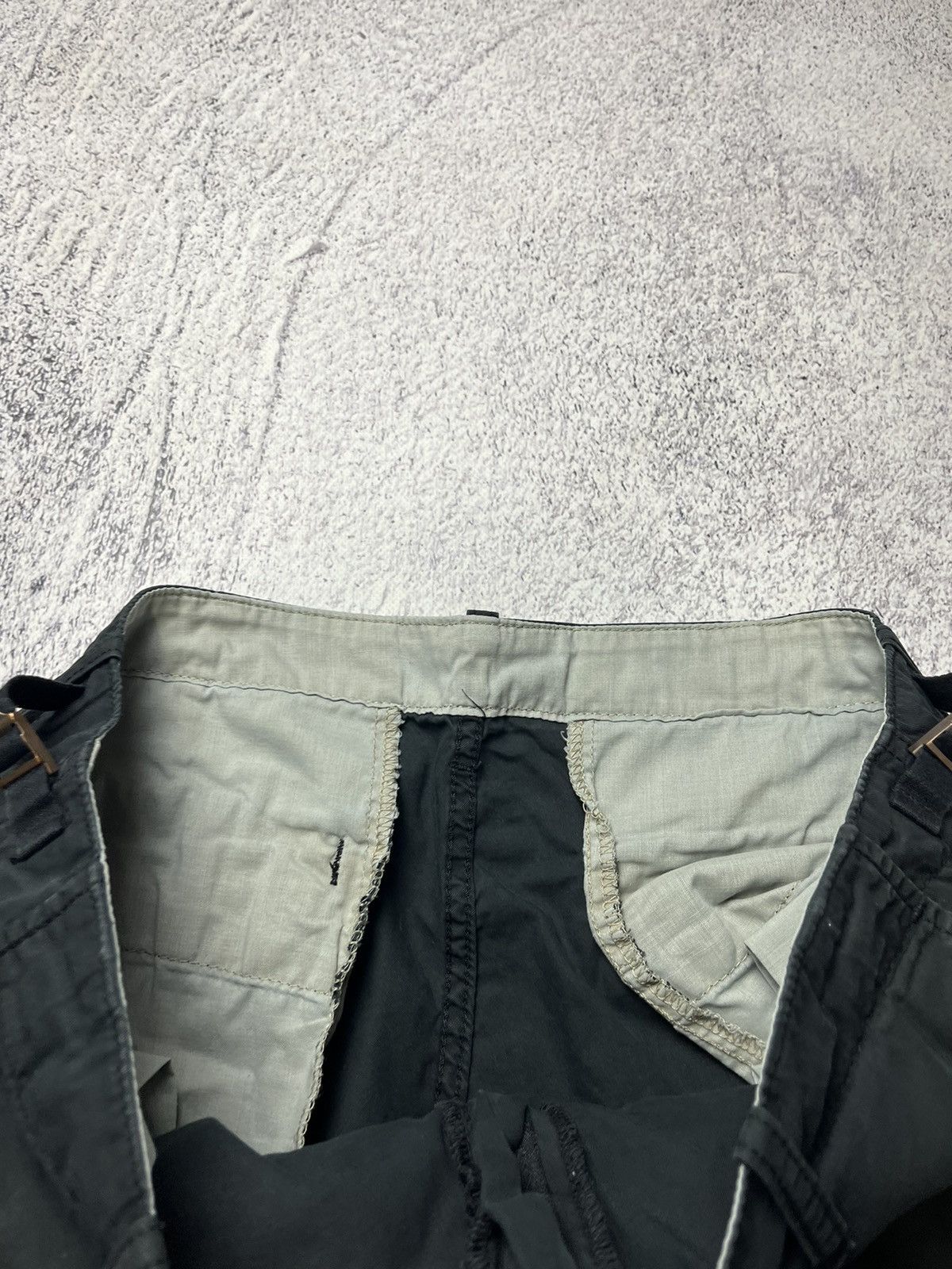 Carhartt Vintage Carhartt Distressed Cargo Shorts Y2K Size US 33 - 13 Thumbnail
