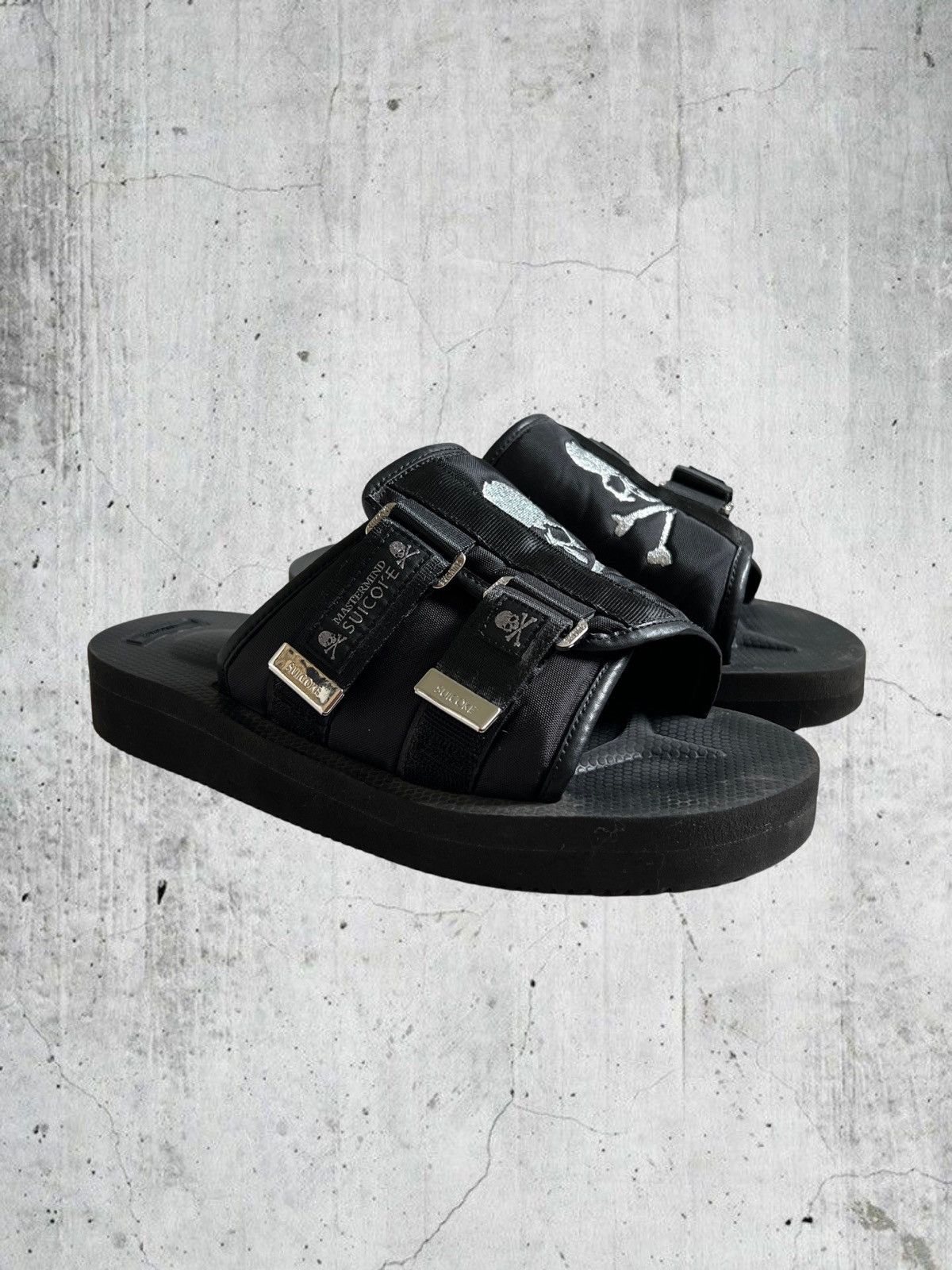 Mastermind Japan × Suicoke Suicoke x Mastermind Japan Slides Size US 7 / EU 40 - 2 Thumbnail
