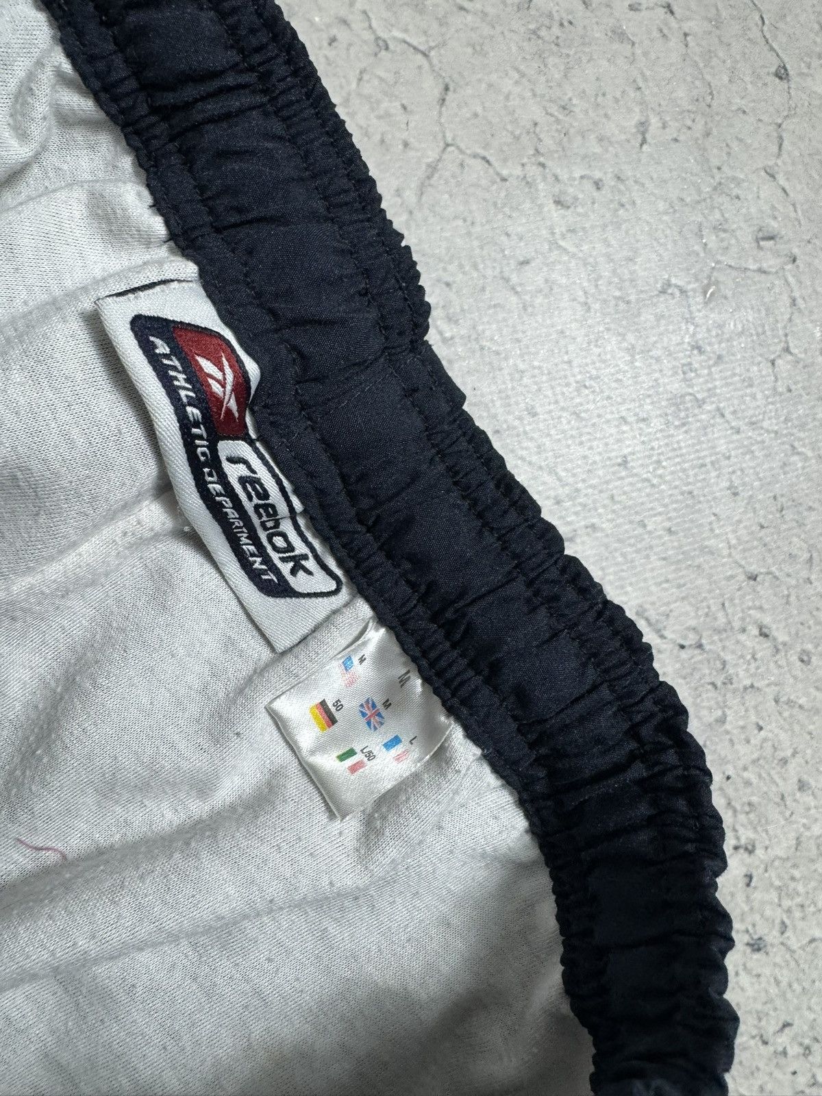 Reebok Reebok Vintage Navy Nylon Track Suit Jacket & Pants Size M Size US M / EU 48-50 / 2 - 19 Thumbnail
