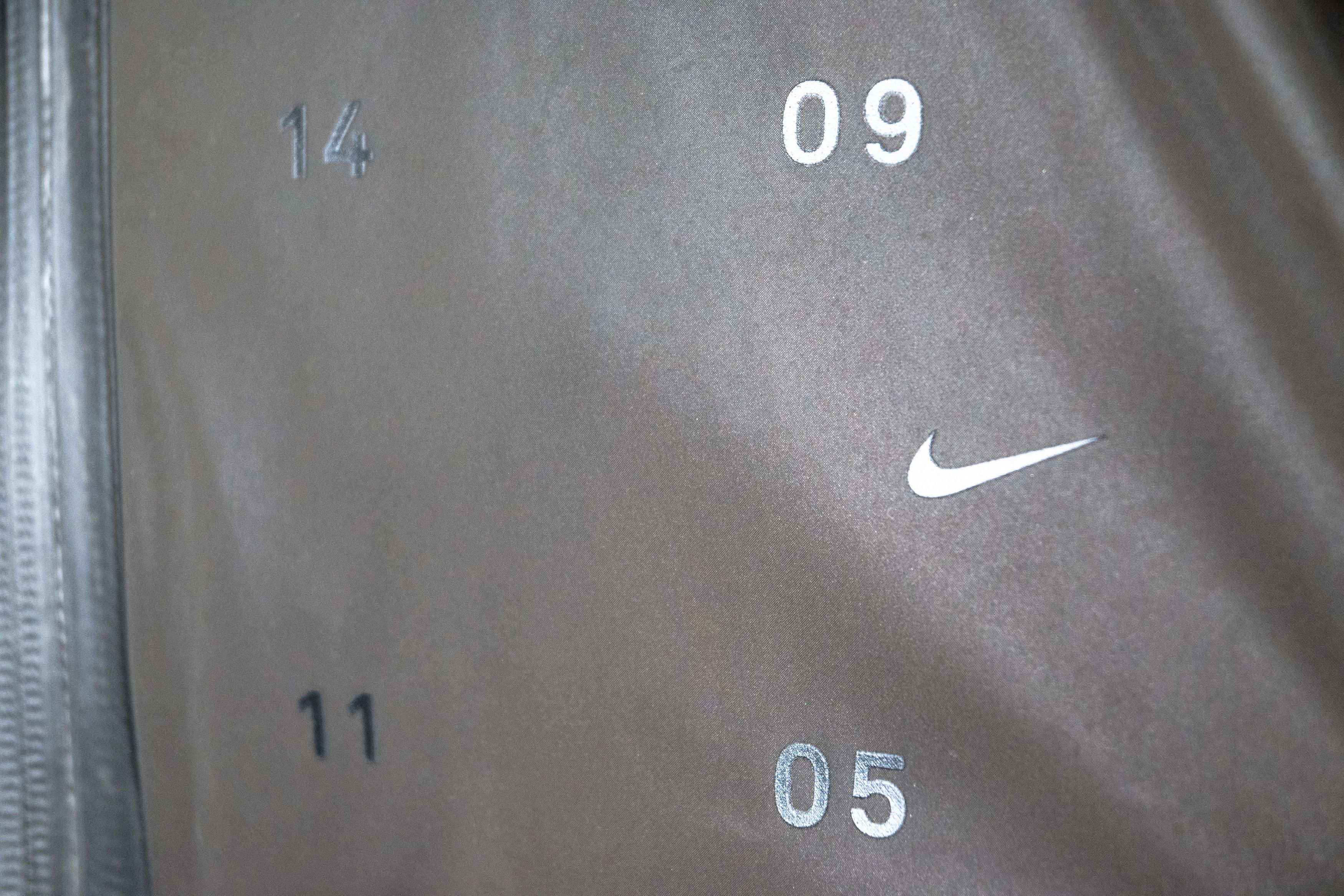 Nike Cyberpunk Rain Jacket Size US M / EU 48-50 / 2 - 5 Thumbnail