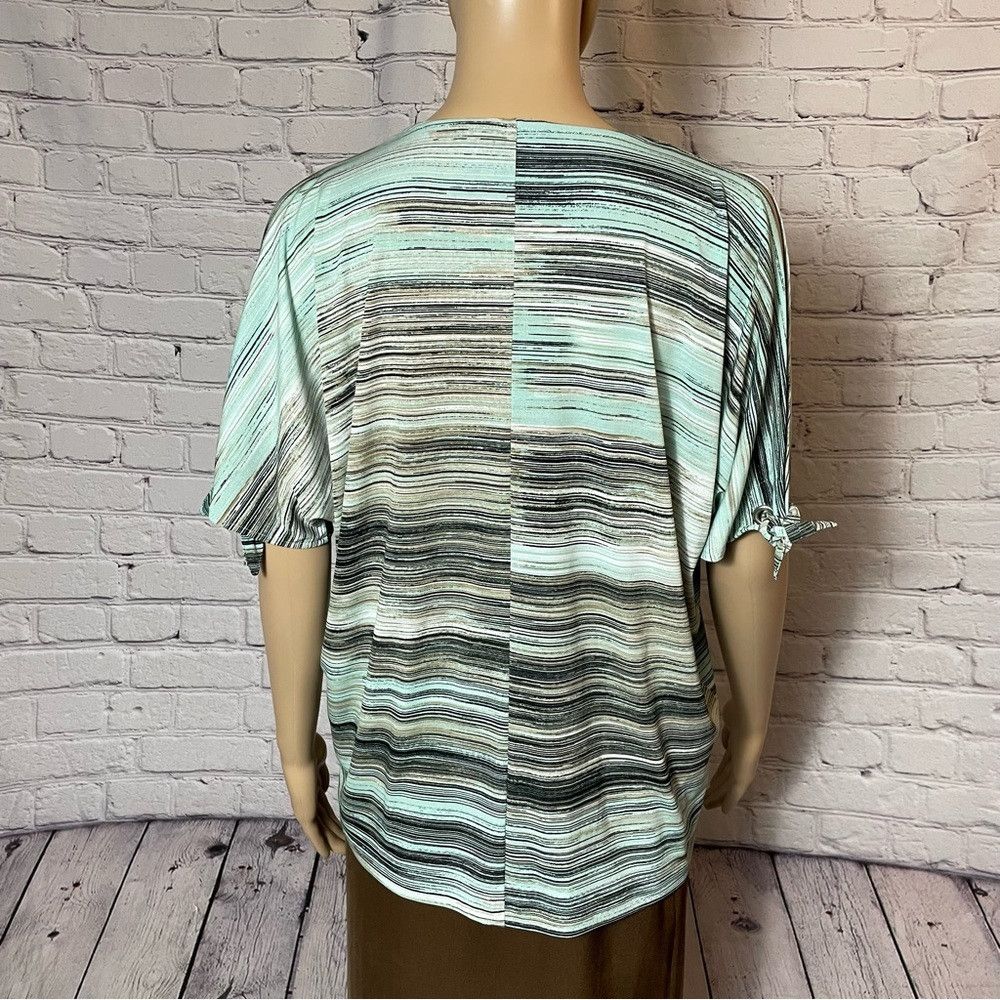 Chicos New Chico's Cold Shoulder Short Sleeve Top Size 0 US S Size S / US 4 / IT 40 - 4 Thumbnail