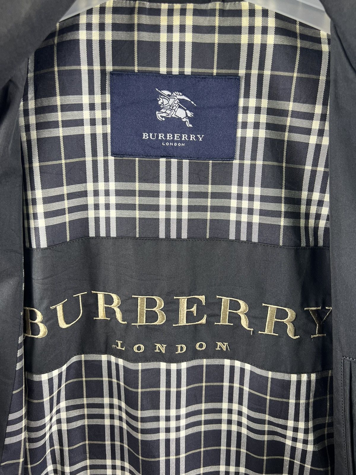 Burberry 🔥 DISTRESSED 🔥 NOVA CHECK BARNCOAT HIDDEN HOOD - L Size US L / EU 52-54 / 3 - 11 Thumbnail