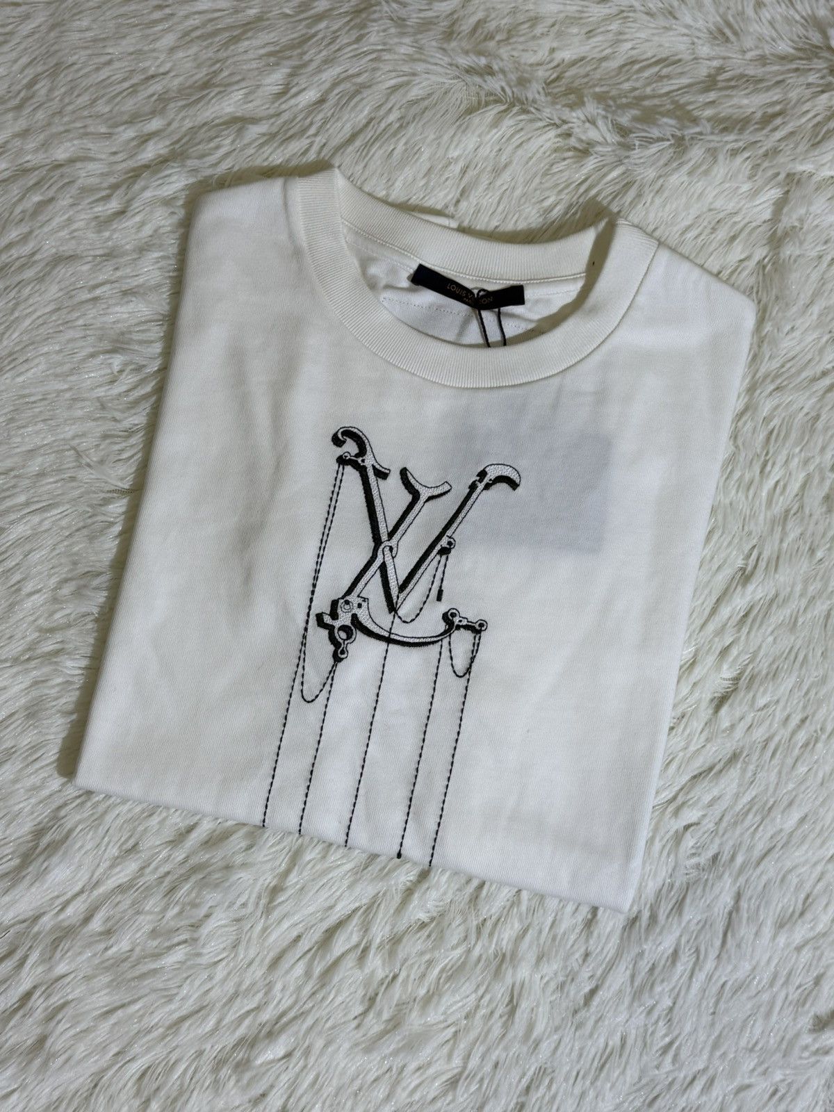 Louis Vuitton Louis Vuitton white t shirt Size US S / EU 44-46 / 1 - 1 Thumbnail