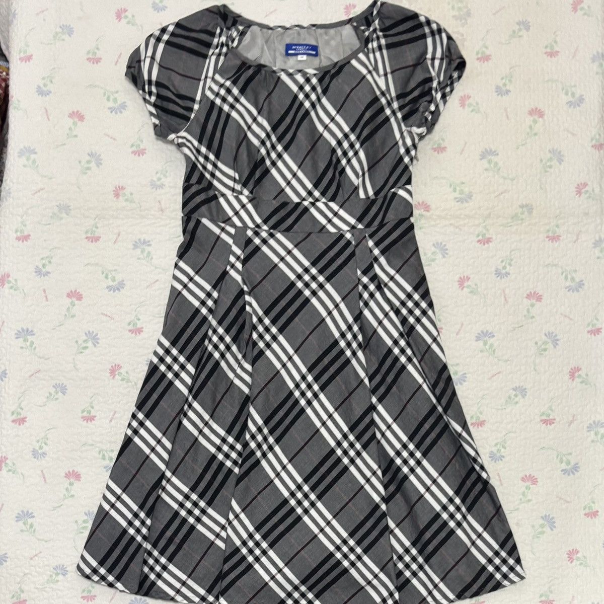 Burberry Burberry Blue Label Grey Check Dress Size XS / US 0-2 / IT 36-38 - 1 Thumbnail