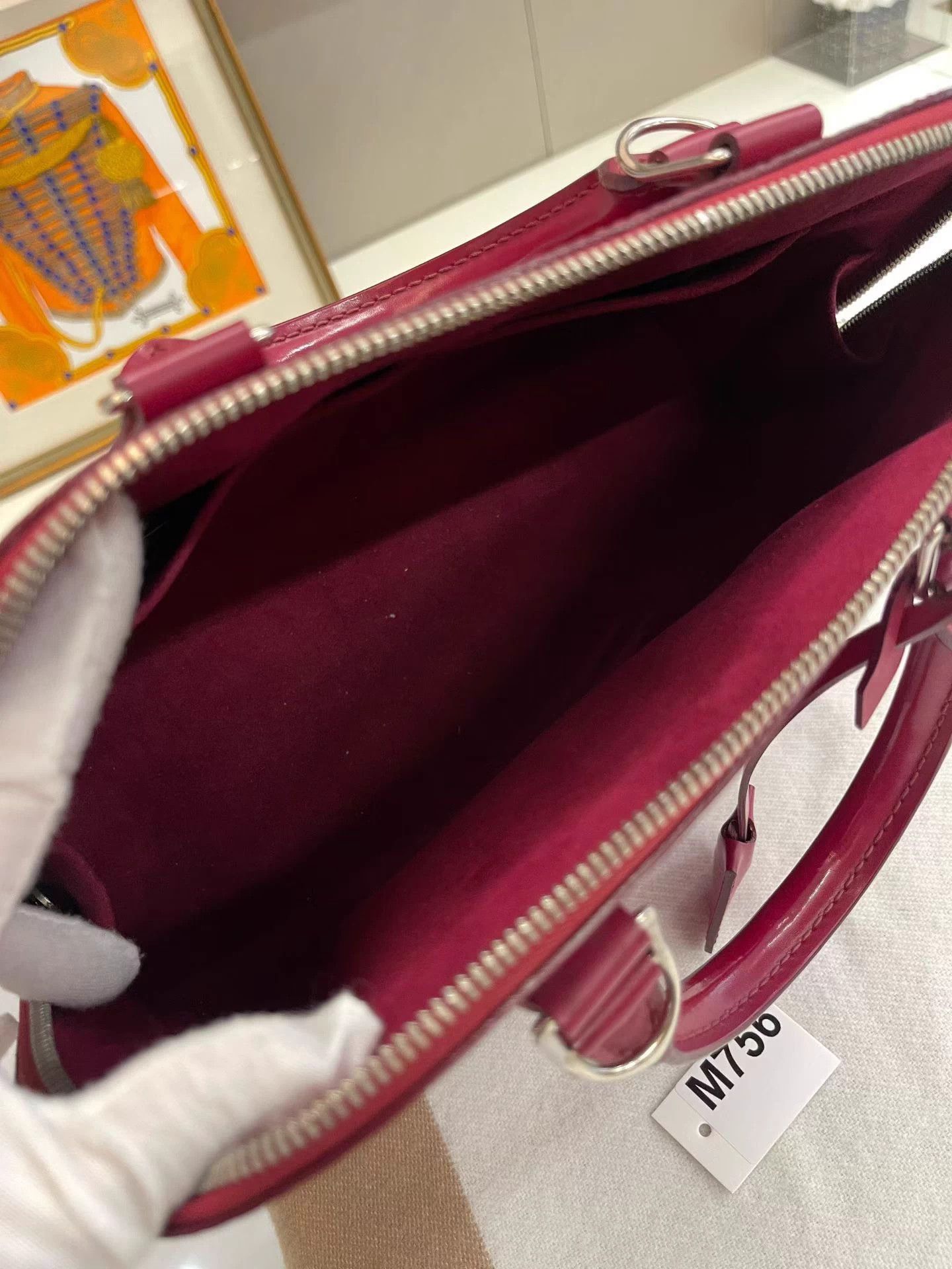 Louis Vuitton LV Water Wave Medium Shell Bag 2012 Mint w/ lock & key Size ONE SIZE - 9 Thumbnail