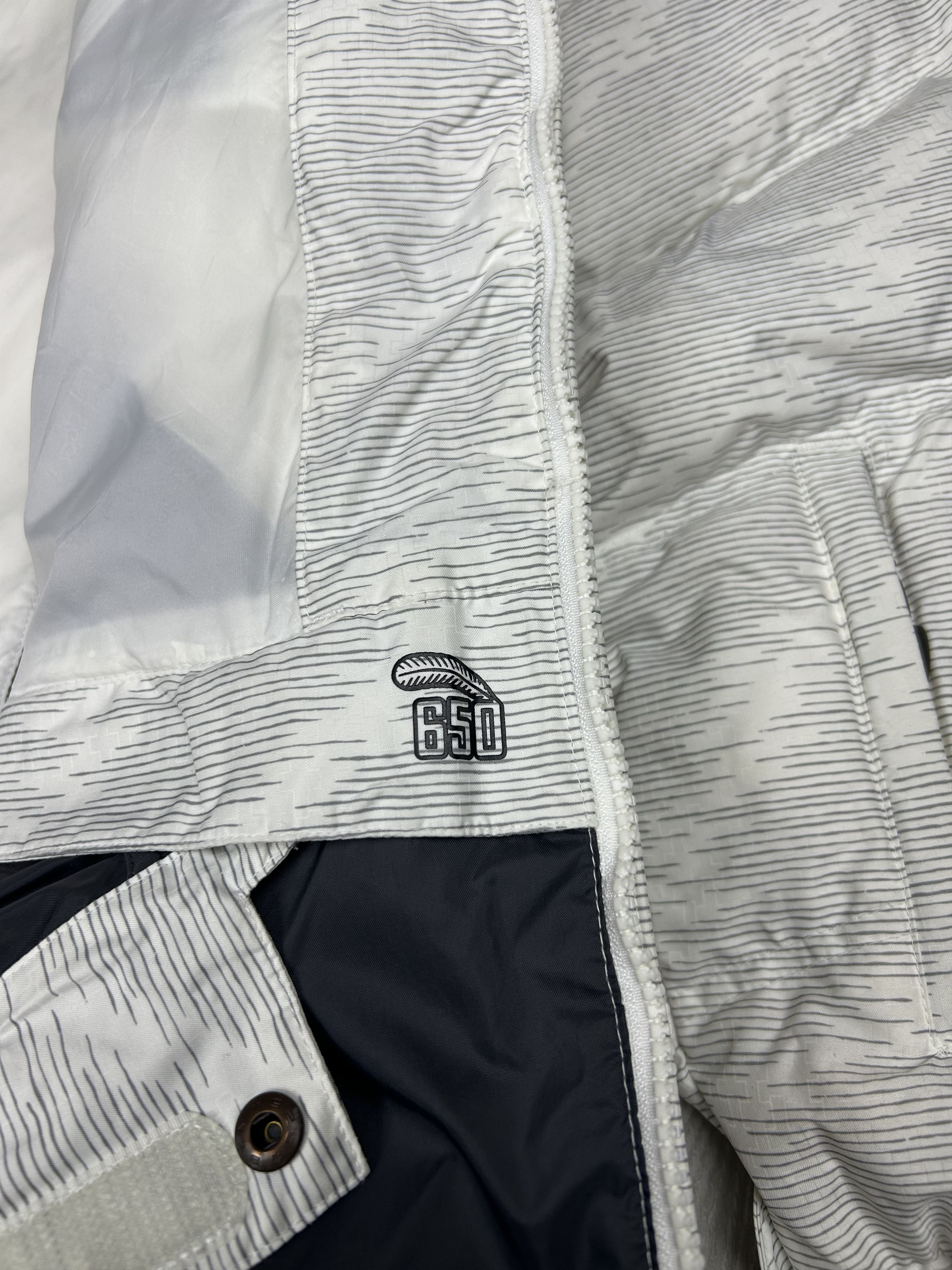Nike ACG Nike ACG Vintage Puffer Down 550 Jacket SIze L White Size US L / EU 52-54 / 3 - 10 Thumbnail