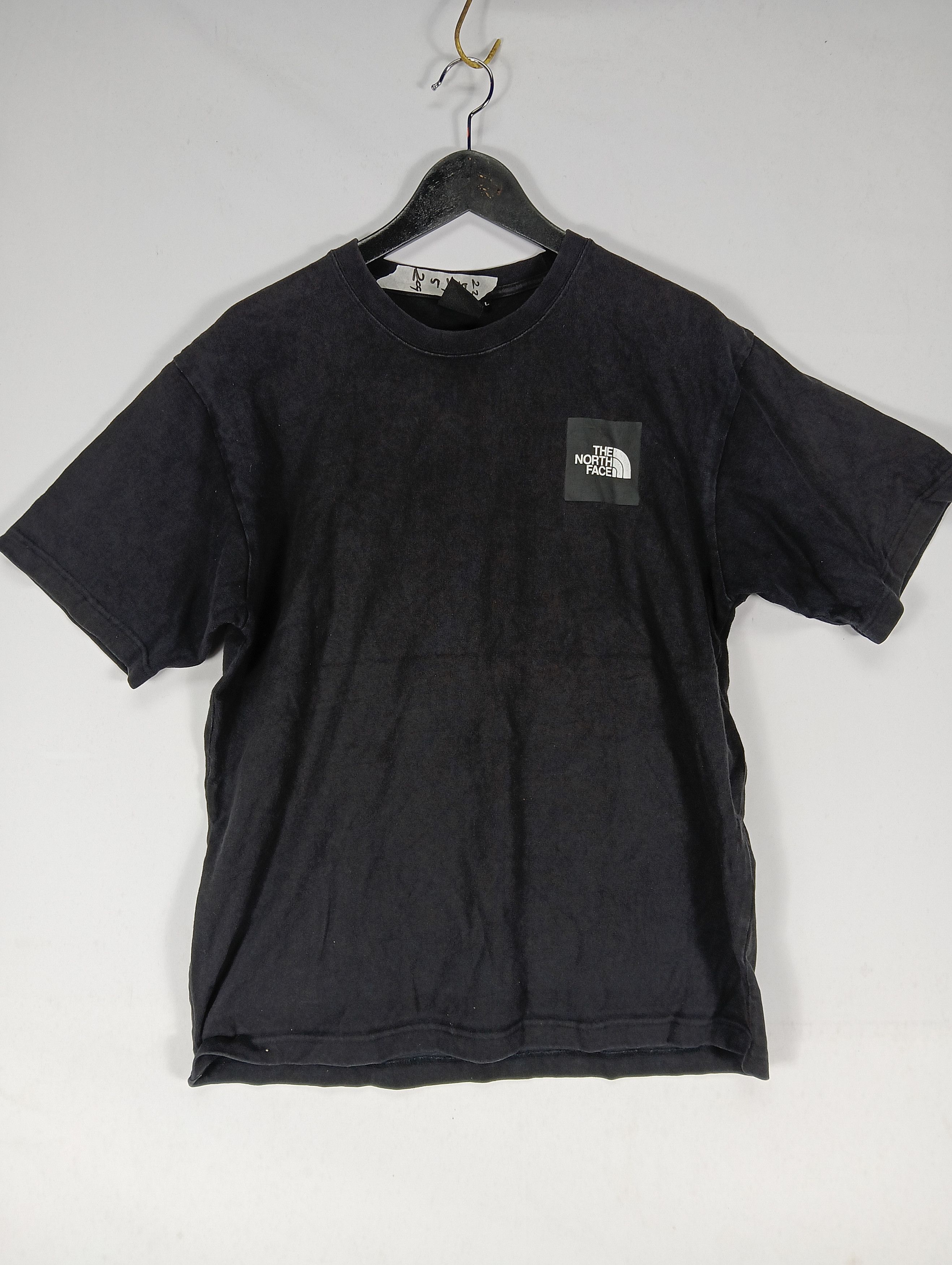 The North Face THE NORTH FACE TEE RARE BIG LOGO Size US L / EU 52-54 / 3 - 1 Thumbnail