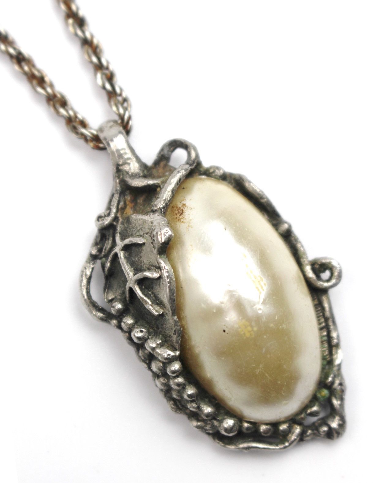 If Six Was Nine 2000S VICTORIAN ART NOUVEAU FAUX PEARL SILVER TONE NECKLACE Size ONE SIZE - 3 Thumbnail
