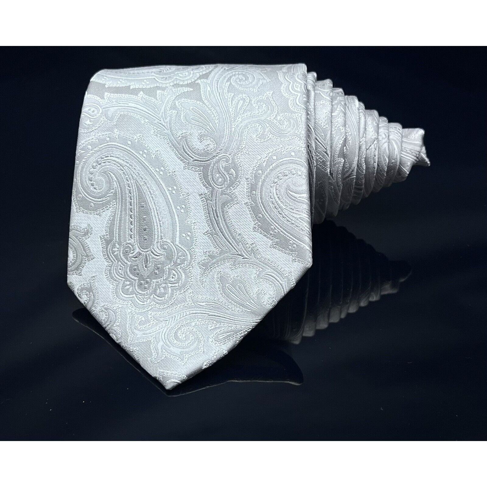 Donald Trump DONALD J TRUMP MEN'S TIE SILVER/PAISLEY Width 4” Length: 58. Size ONE SIZE - 2 Thumbnail