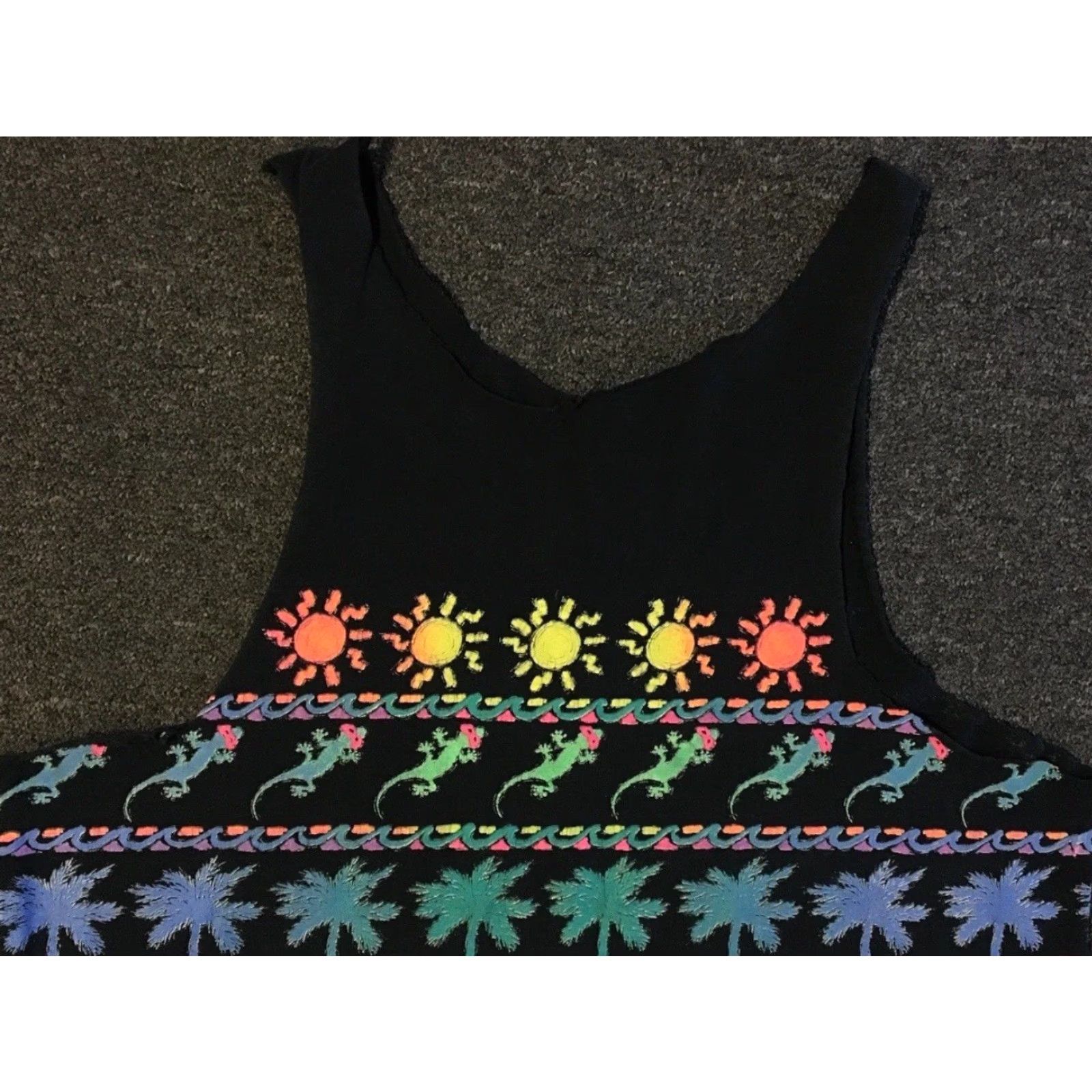 Vintage VINTAGE 90s Gecko Hawaii Faded Distress Cut Off Tank Top L Black Men T-Shirt Sleeveless Surf Beach Grunge AOP All Over Print Size US L / EU 52-54 / 3 - 7 Thumbnail