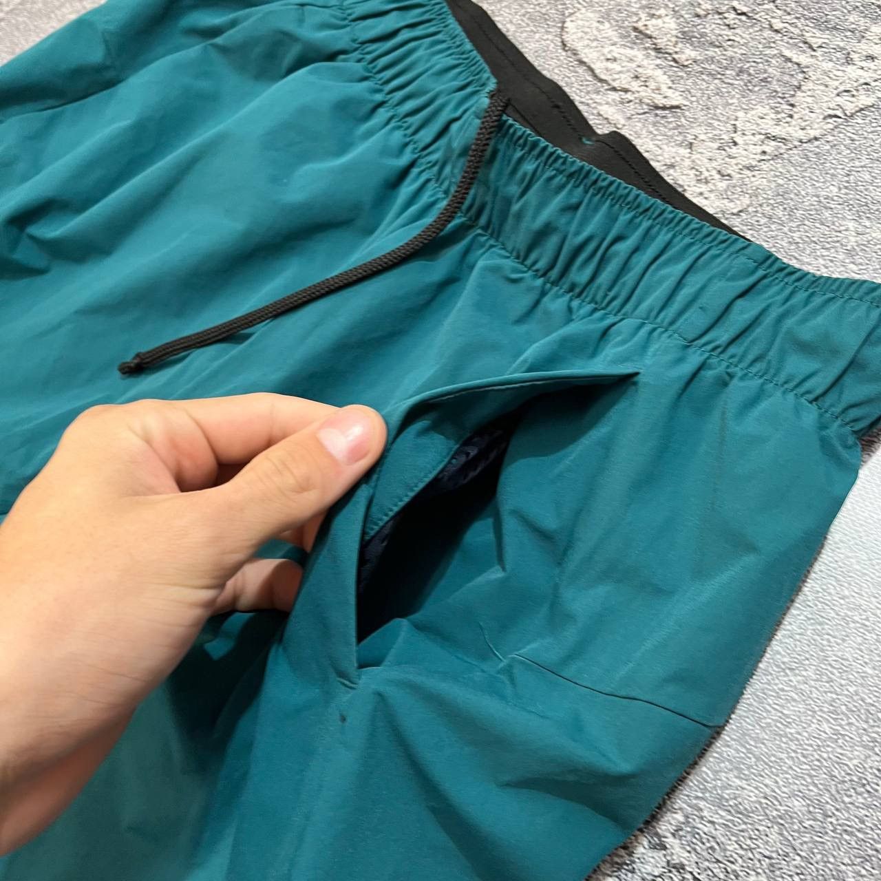 Oakley × Vintage Vintage Oakley Shorts Mini Logo Swimwear Surfing Style Y2K Size US 33 - 9 Thumbnail