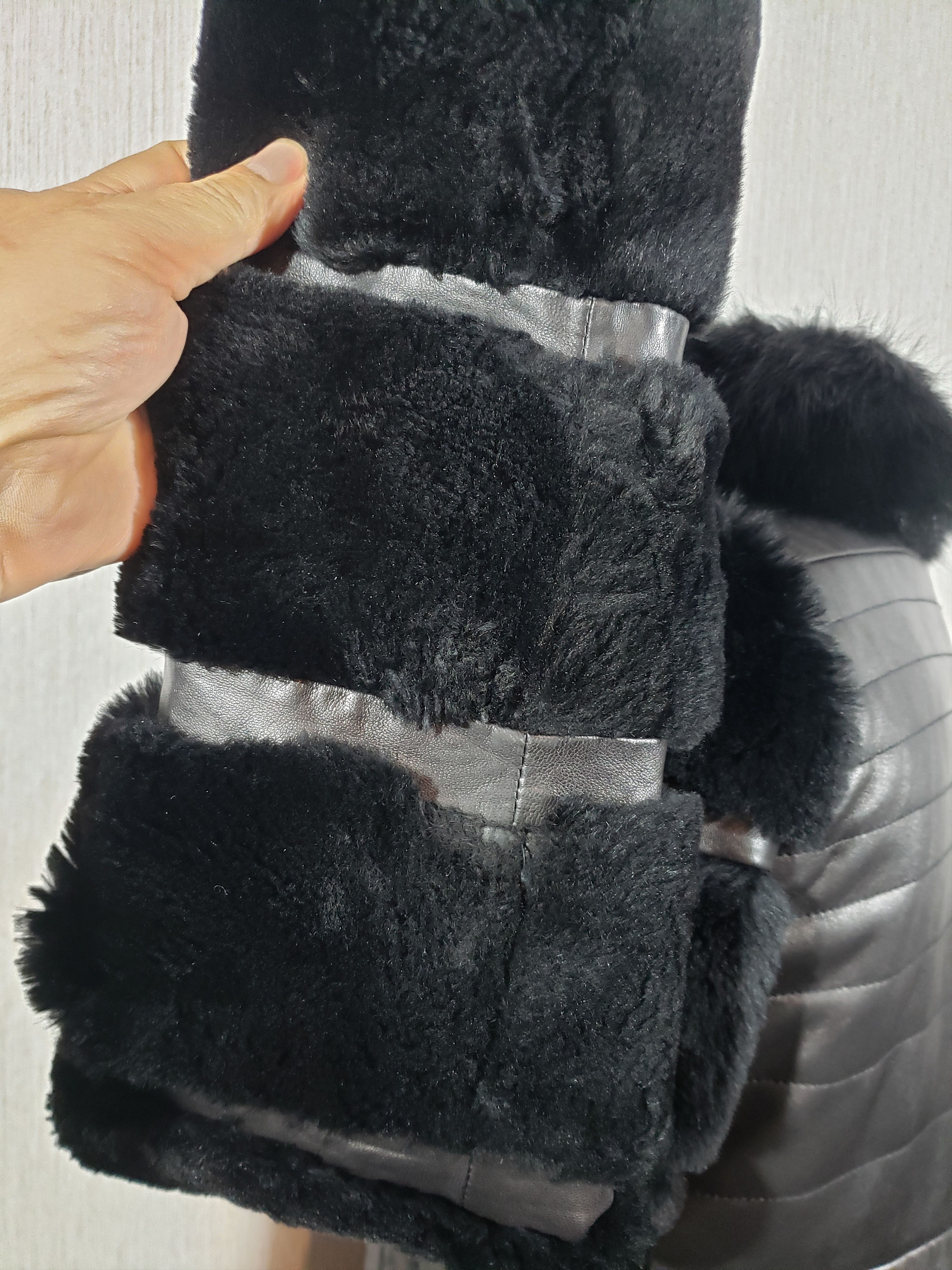 Other Black women's leather jacket with fur sleeves. Size M / US 6-8 / IT 42-44 - 8 Thumbnail