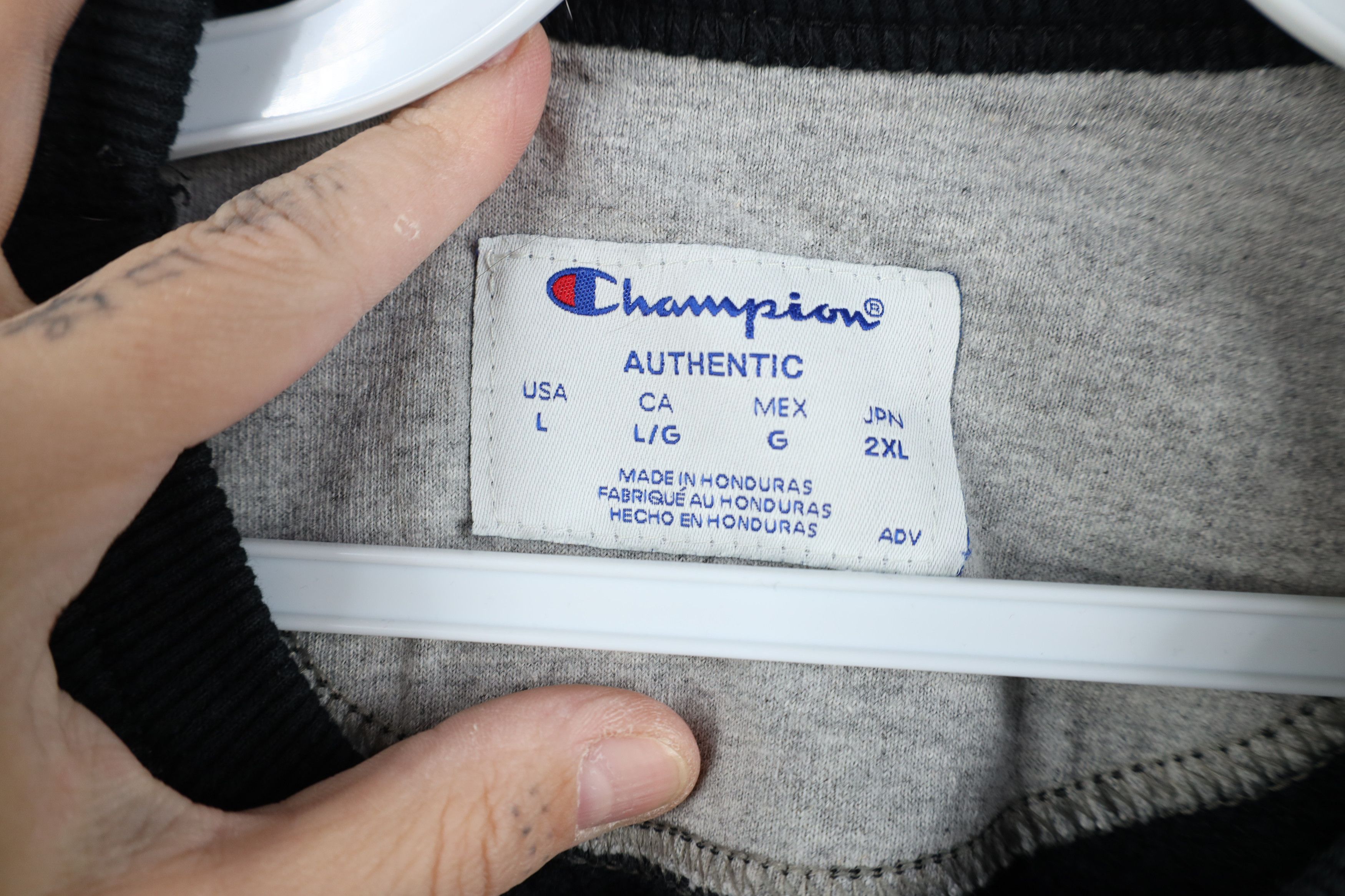 Champion Vintage Champion Monochrome Crewneck Sweatshirt Black Size US L / EU 52-54 / 3 - 10 Thumbnail