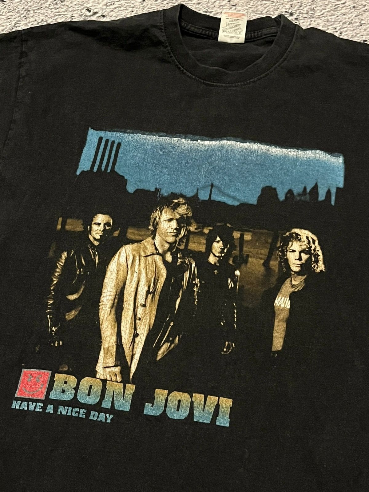 Band Tees × Vintage Vintage 2006 Bonjovi World Tour t-shirt Size US M / EU 48-50 / 2 - 6 Thumbnail