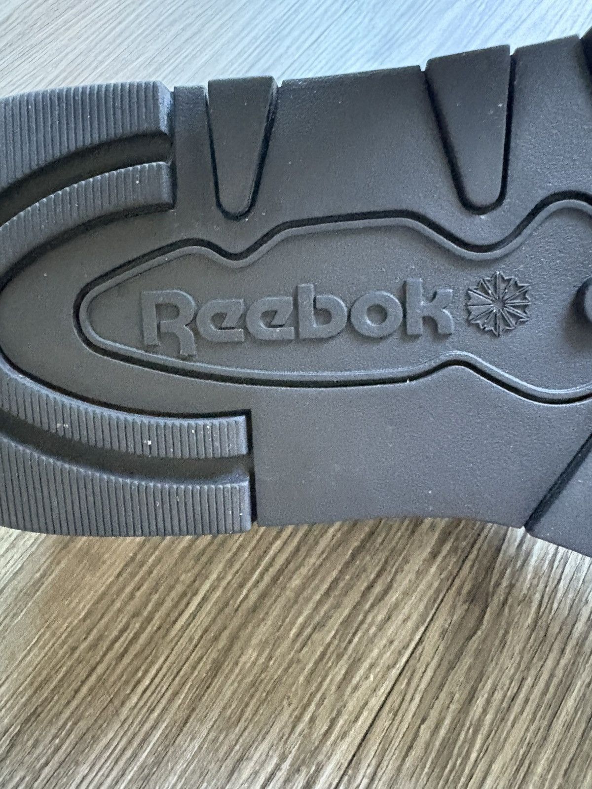 Maison Margiela × Reebok Black Reebok X Maison Margiela Classic Leather Tabi Size US 8.5 / EU 41-42 - 10 Thumbnail