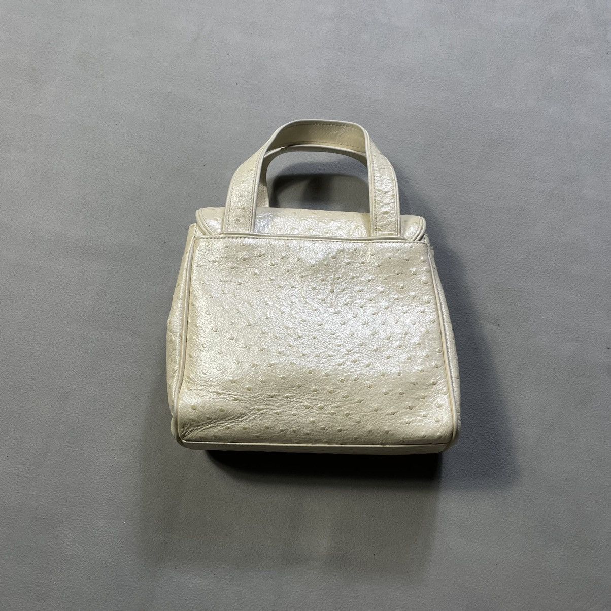 Versace GIANNI VERSACE PEARL WHITE OSTRITCH HAND BAG Size ONE SIZE - 12 Thumbnail