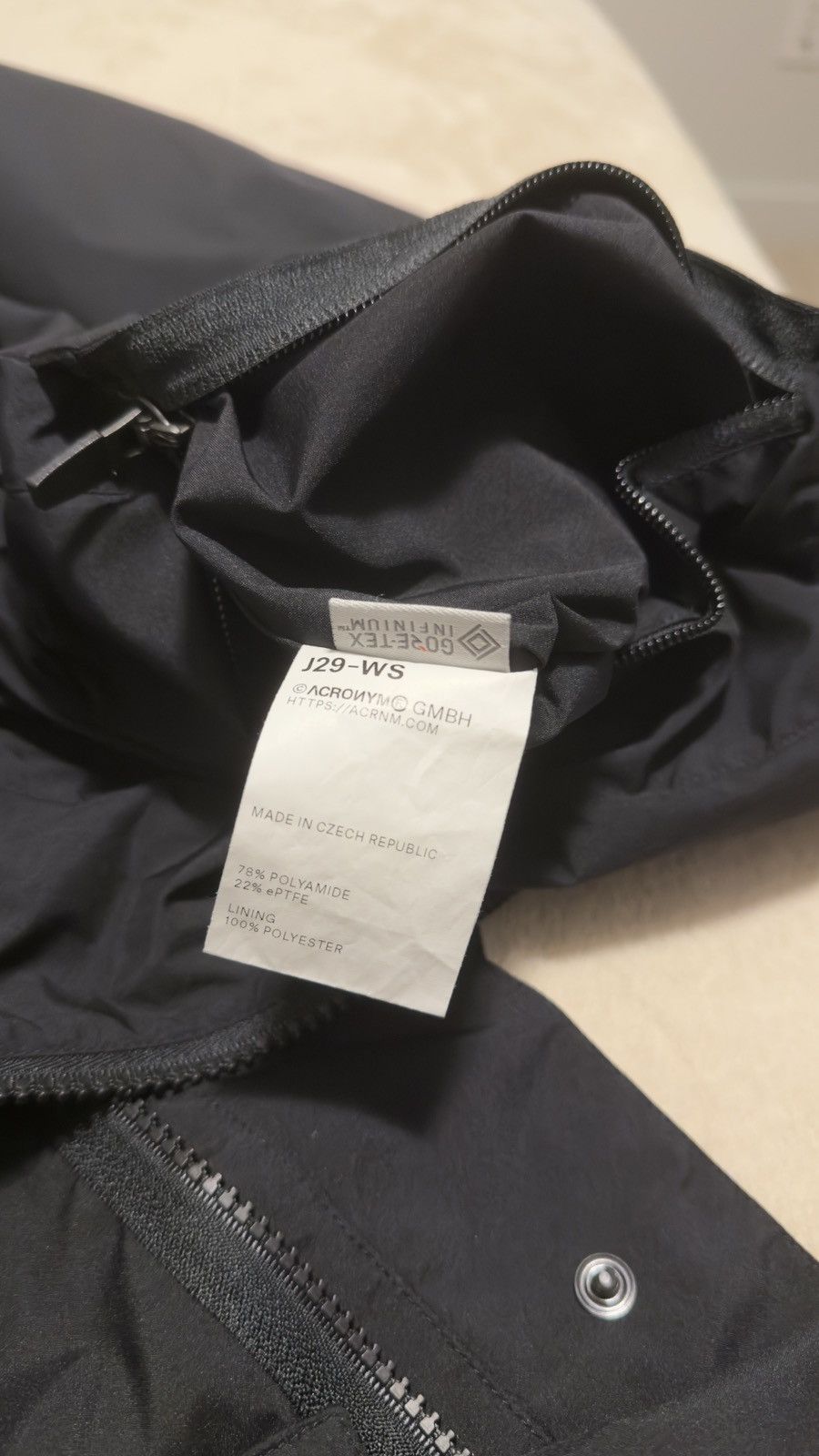 Acronym Acronym j29-WS black Size US S / EU 44-46 / 1 - 6 Thumbnail