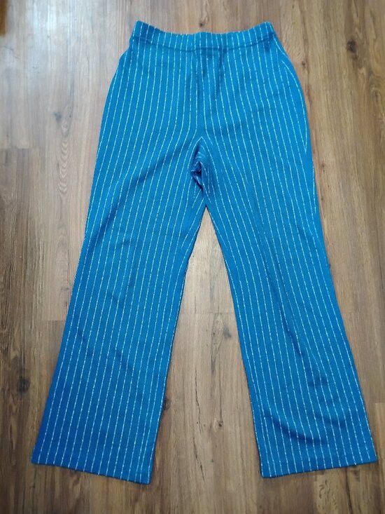 St. John St. John Collection Marie Gray Pinstripe Santana Knit Pants Size 32" / US 10 / IT 46 - 2 Thumbnail