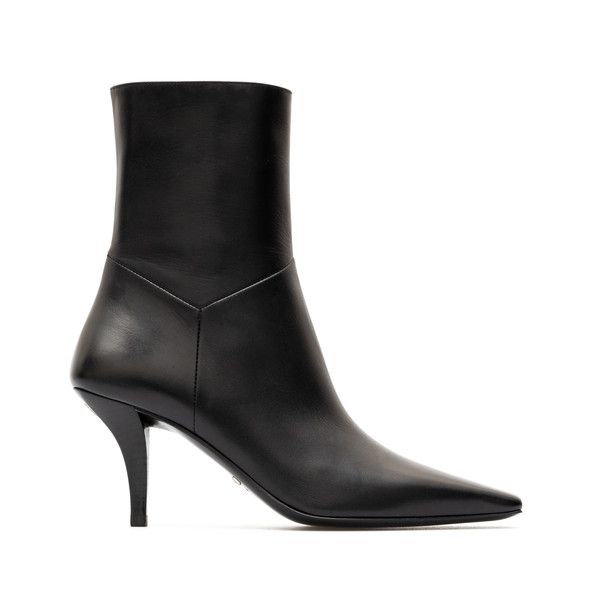 o1glo1t0923 Boots in Black