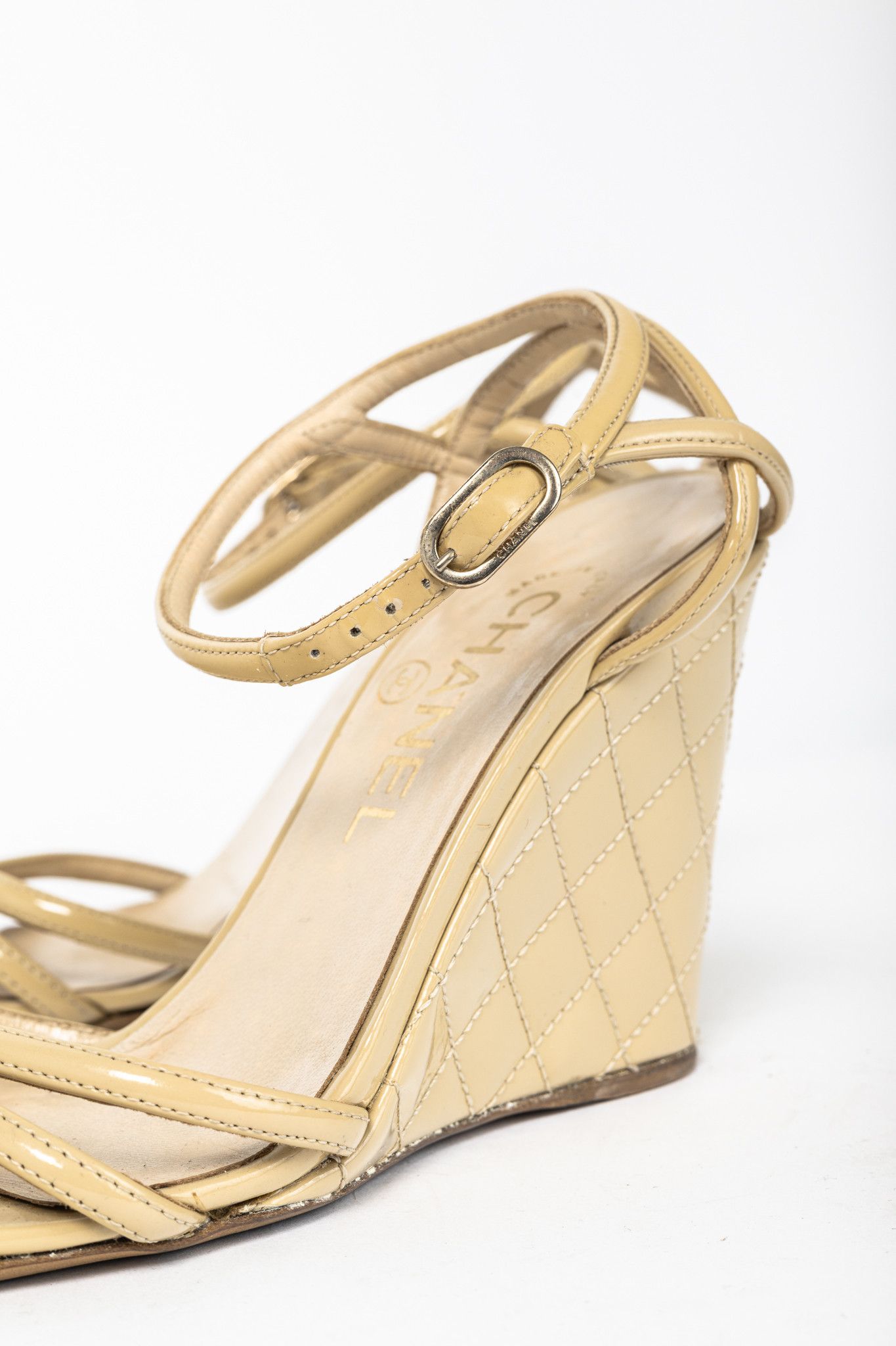 Chanel Chanel Beige Patent Leather Quilted-Wedge Sandals Size US 4.5 / IT 34.5 - 7 Thumbnail