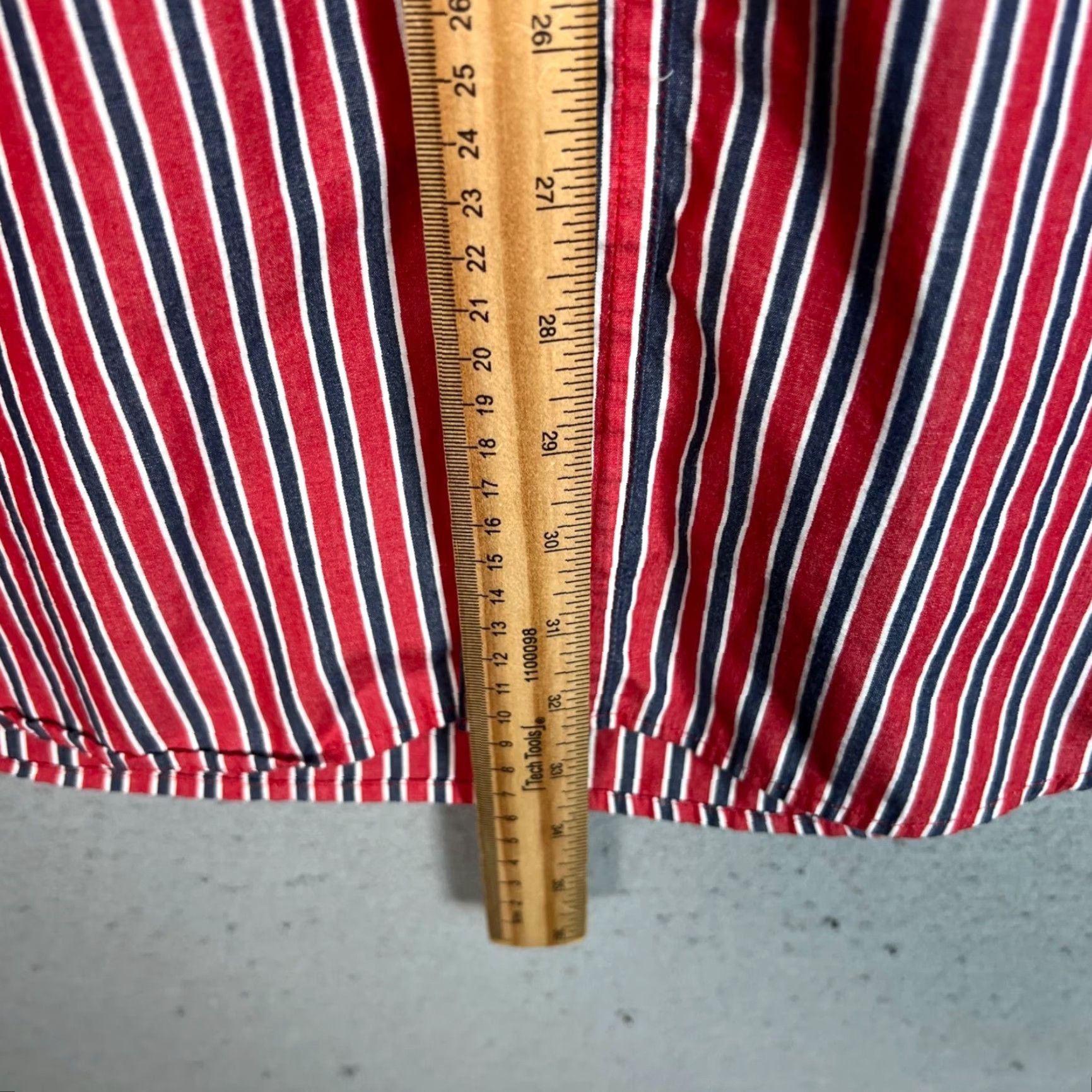 Chaps Chaps Shirt Mens Large L Button-Down Red & Blue Striped Long Sleeve Casual Cotton Polyester Woven Classic 90s? (Note: 90s not in original) Size US L / EU 52-54 / 3 - 7 Thumbnail