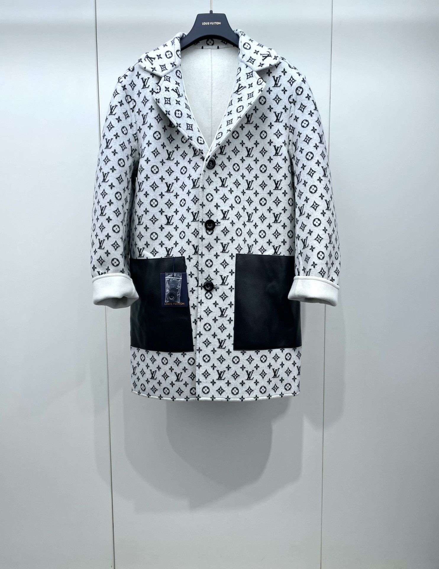 Louis Vuitton LV Monogram Reversible Cashmere Coat Size US XXS / EU 40 - 1 Thumbnail
