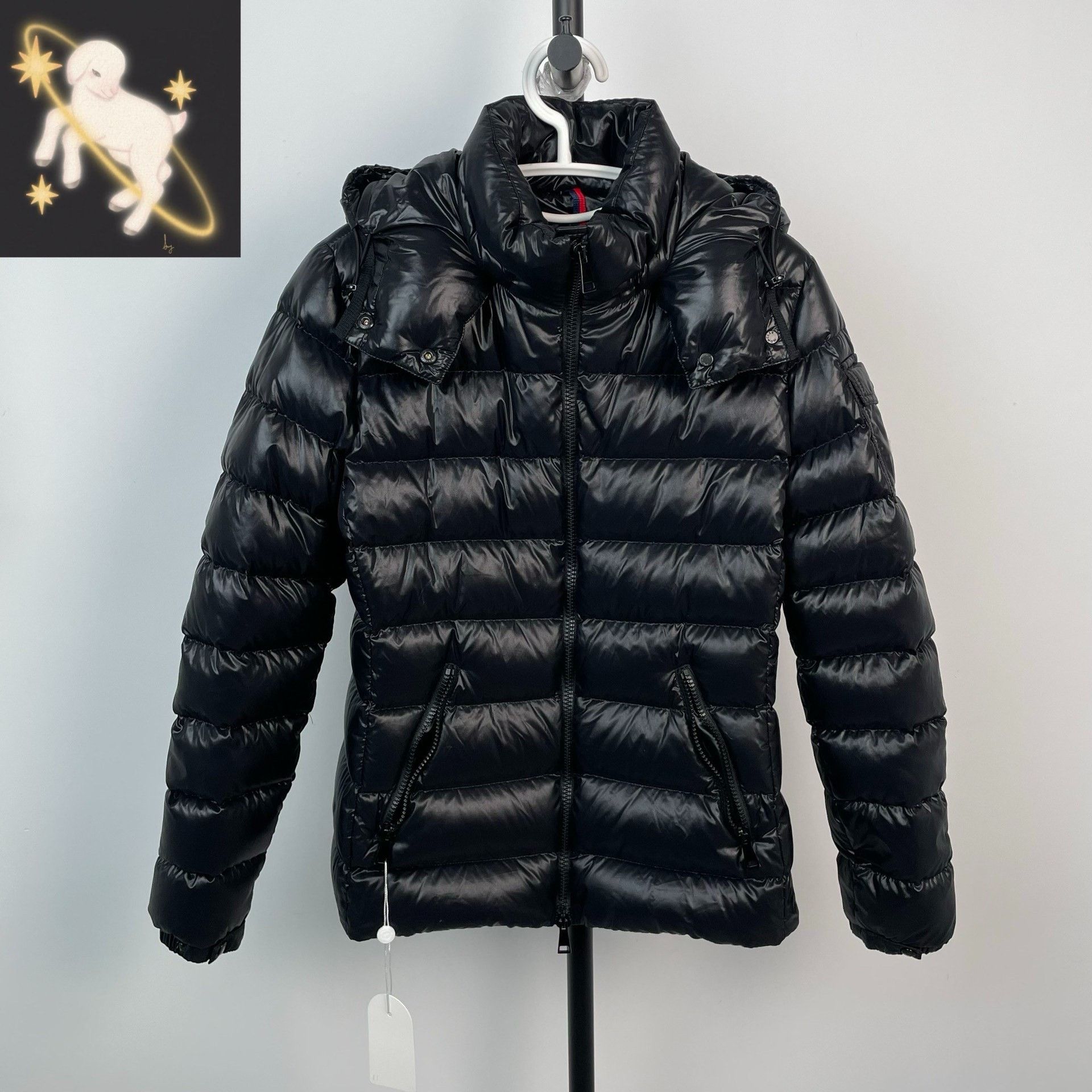 Moncler Moncler Black Down Jacket M Women Size M / US 6-8 / IT 42-44 - 1 Thumbnail