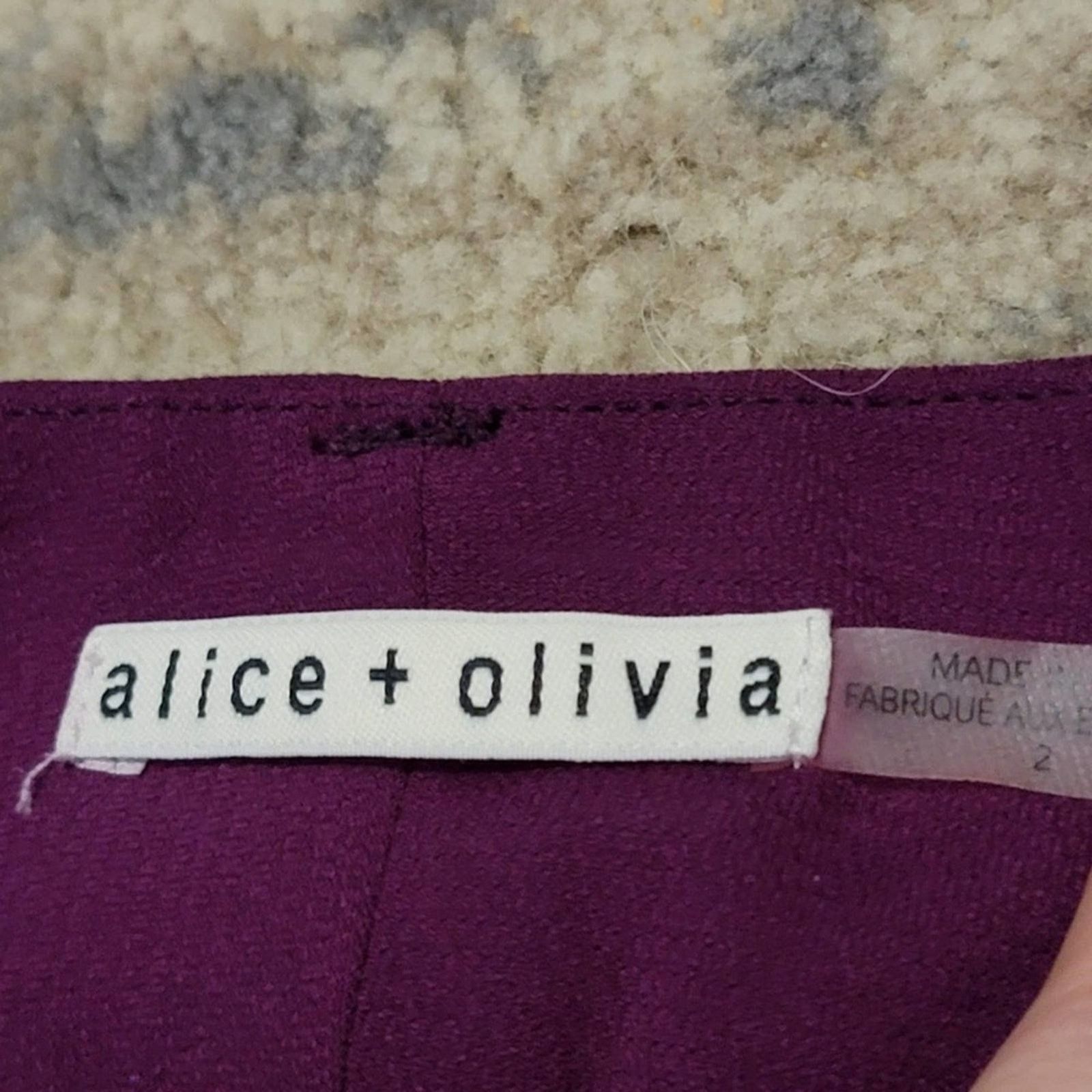 Alice + Olivia Alice + Olivia Burgundy Pants Size 26" / US 2 / IT 38 - 2 Thumbnail