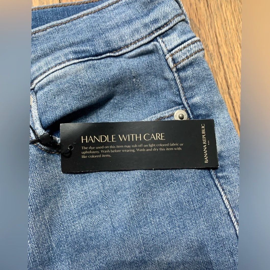 Banana Republic NWT Banana Republic Vintage Stretch Skinny Jeans 28/6 T Women's Blue Ankle Regular 28 Distressing Spot Near Crotch Size 28" / US 6 / IT 42 - 6 Thumbnail