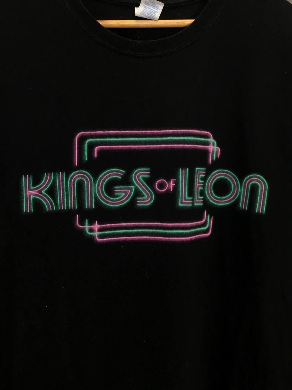 Band Tees King of Leon 2013 vintage rock band tour tee Size US L / EU 52-54 / 3 - 3 Thumbnail
