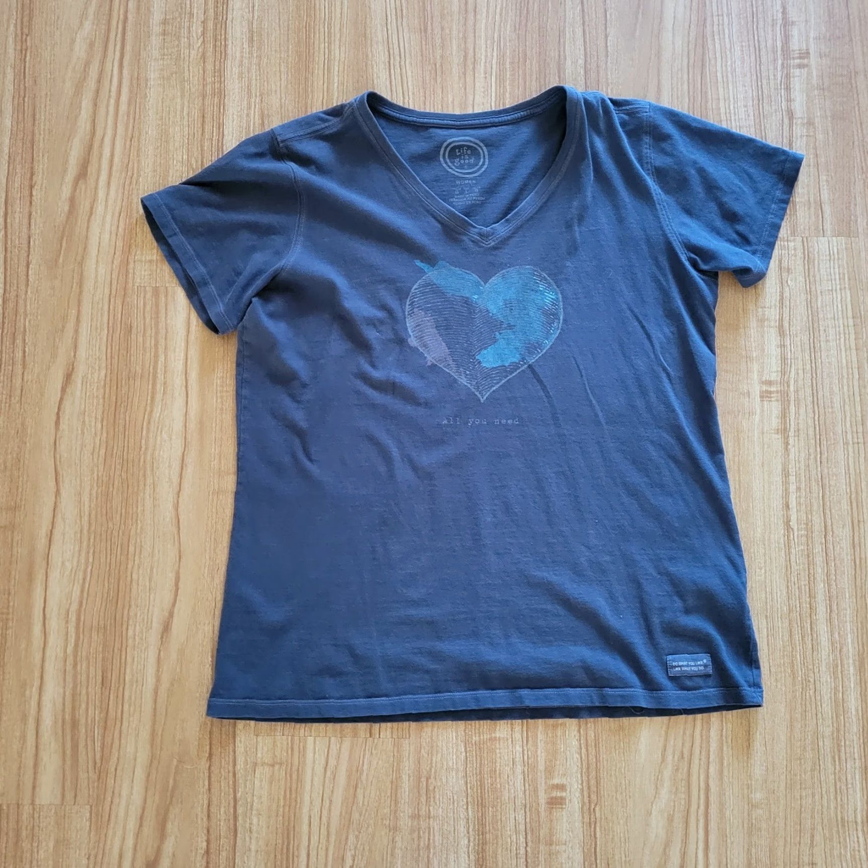 Life is Good Life is Good T-Shirt Womens Medium Gray V-Neck Short Sleeve All You Need Is Heart Love Shirt Size M / US 6-8 / IT 42-44 - 2 Thumbnail