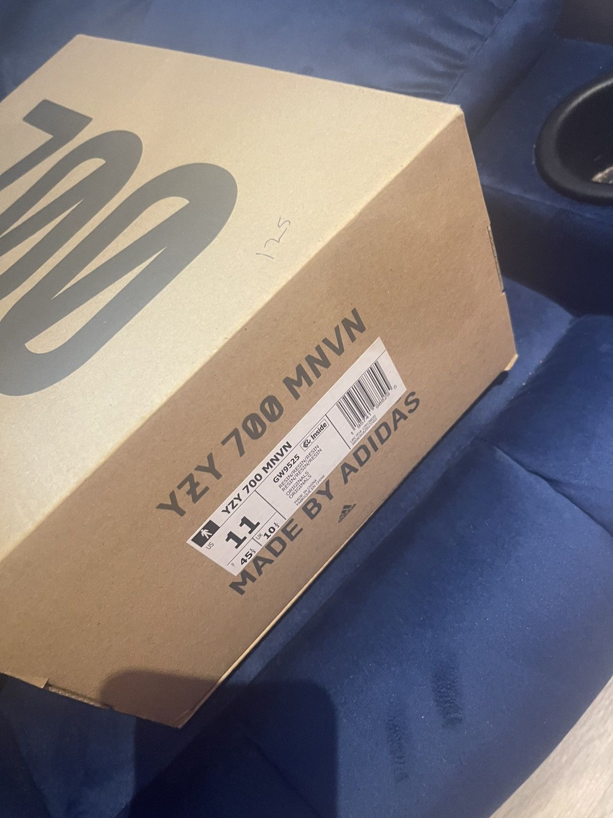 Yeezy Yeezy 700 mnvn resin Size US 11 / EU 44 - 6 Thumbnail