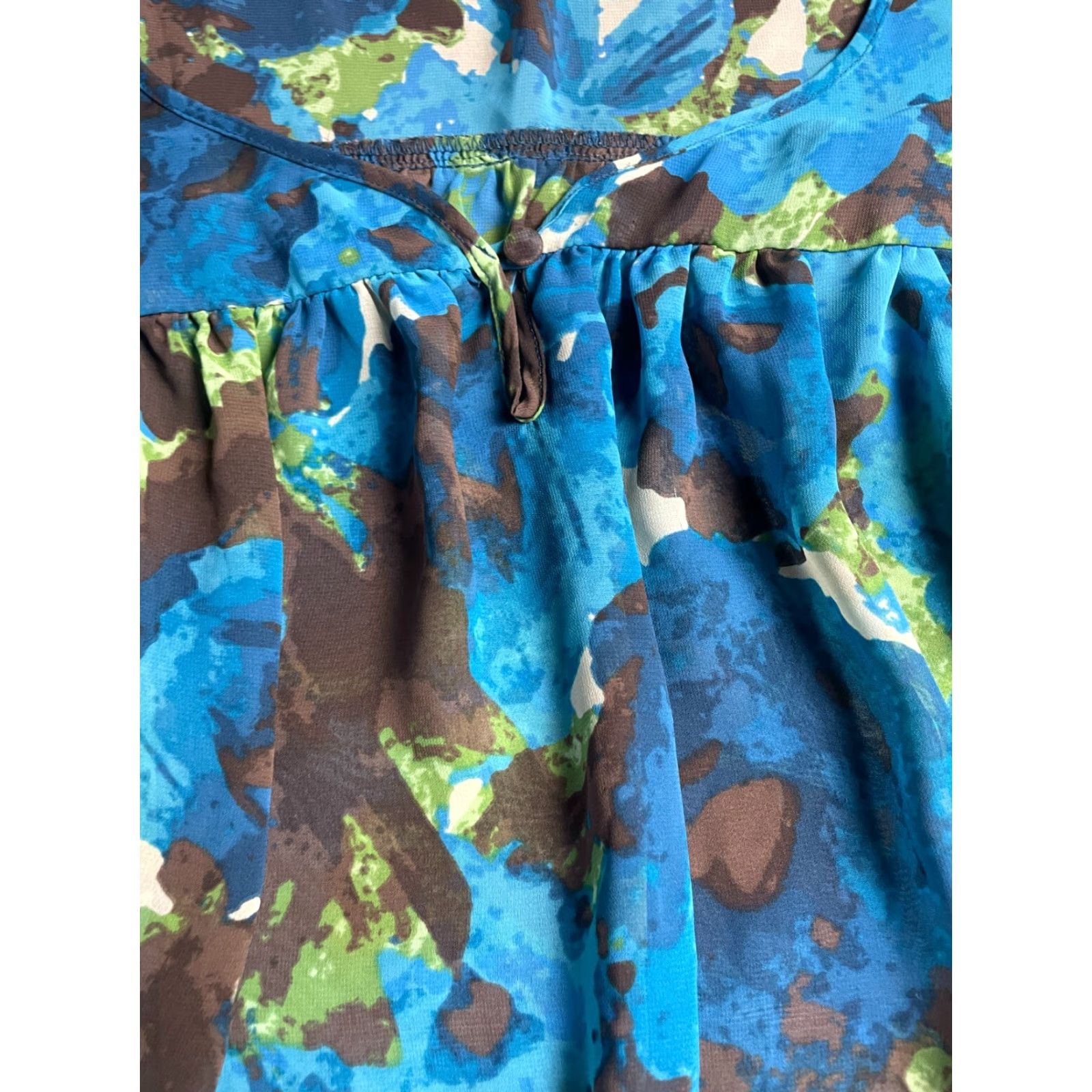 Vintage A.N.A Shirt Women Petite Large Blue Green Brown Semi Sheer Ruffle T-Shirt Boat Neck Short Sleeve Casual Fall Spring Summer Modern Womens Size L / US 10 / IT 46 - 6 Thumbnail