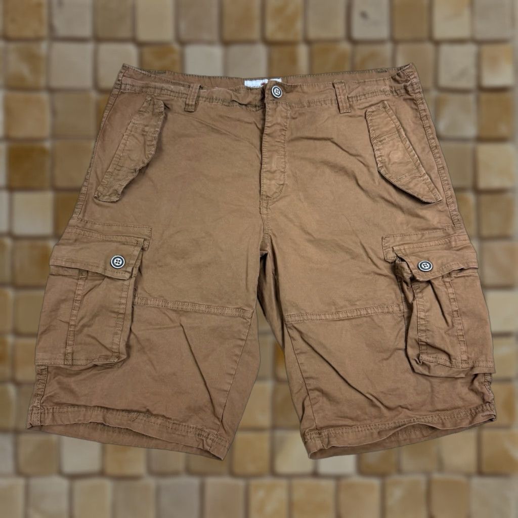 Vintage Ditch Plains Men’s Cargo Shorts Size 36 Brown 100% Cotton Casual Utility Hiking Cargo Mens 36 Brown Cotton Casual Hiking Inseam 10in Rise Mid 10-12in Size US 36 / EU 52 - 1 Thumbnail