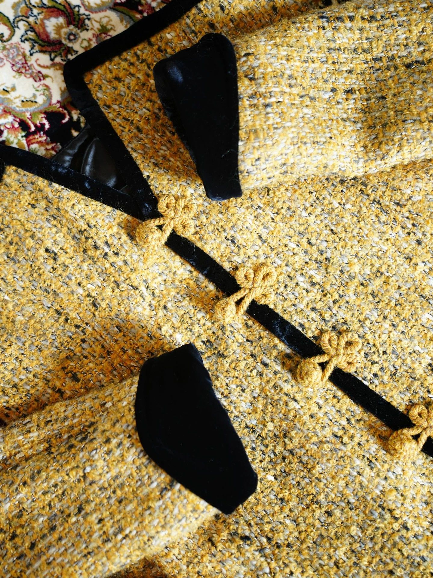Emanuel Ungaro Ungaro Vintage Tweed Velvet Collar Blazer Mustard Size M / US 6-8 / IT 42-44 - 5 Thumbnail