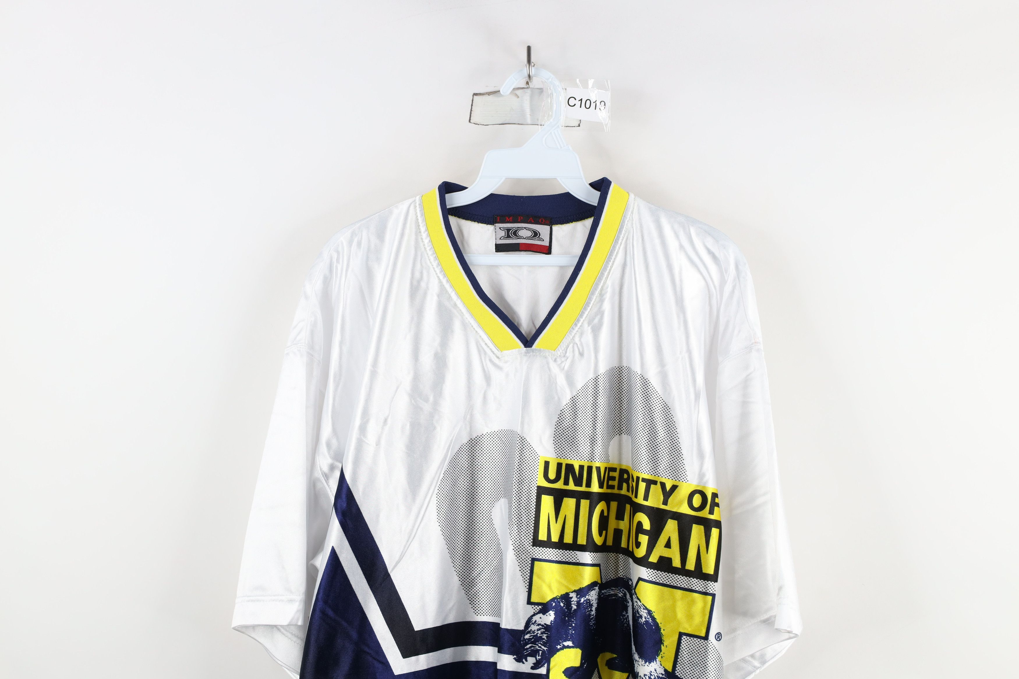 Vintage Vintage 90s Over Print University of Michigan Jersey T-Shirt Size US XXL / EU 58 / 5 - 2 Thumbnail