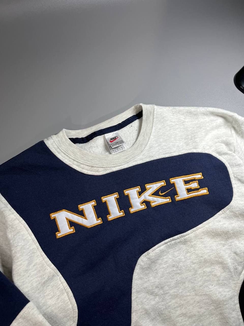 Nike Vintage nike sweatshirt size L logo very rare Y2K Size US L / EU 52-54 / 3 - 2 Thumbnail