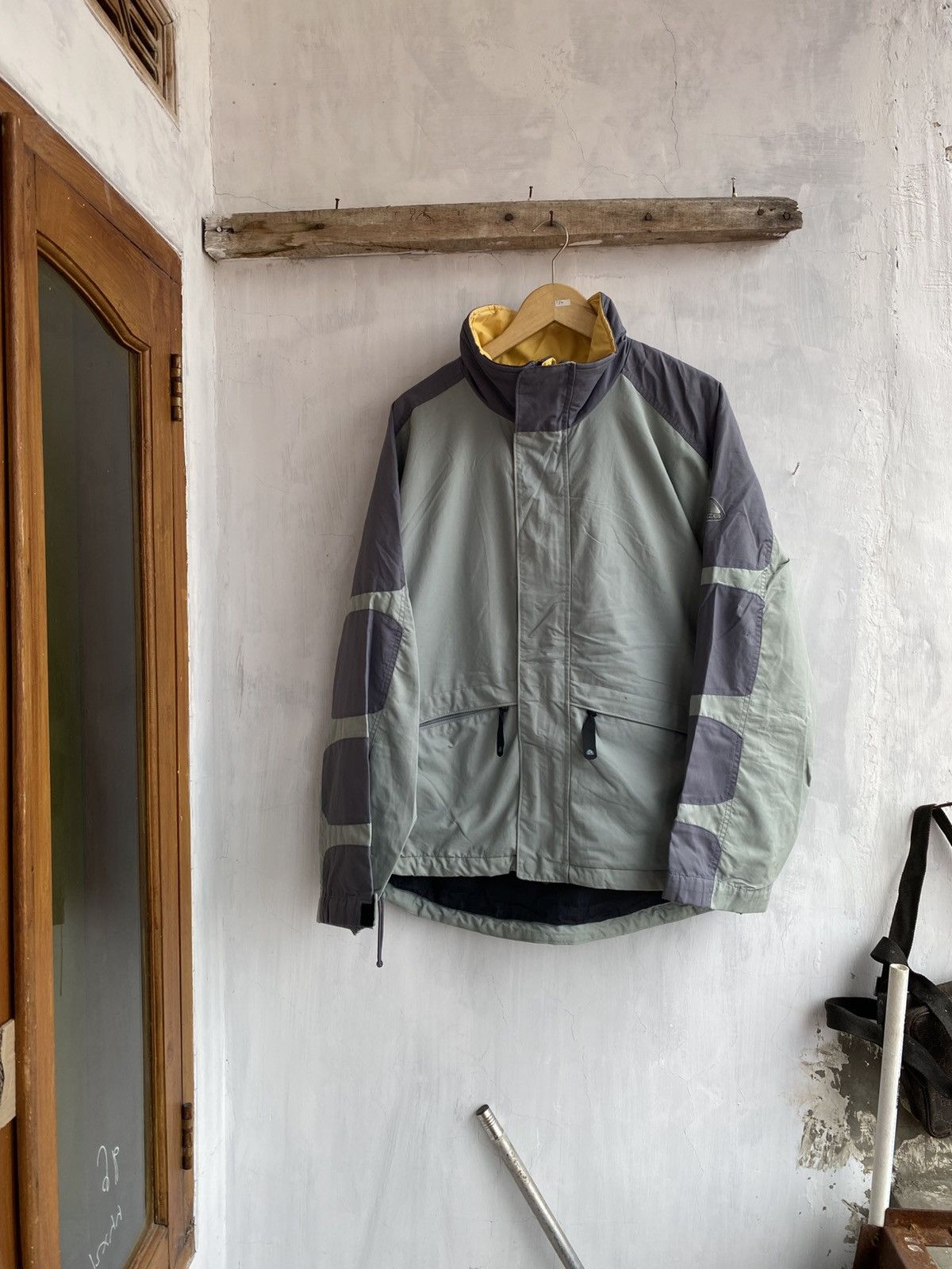 Nike ACG 00s acg jacket Size US L / EU 52-54 / 3 - 1 Thumbnail