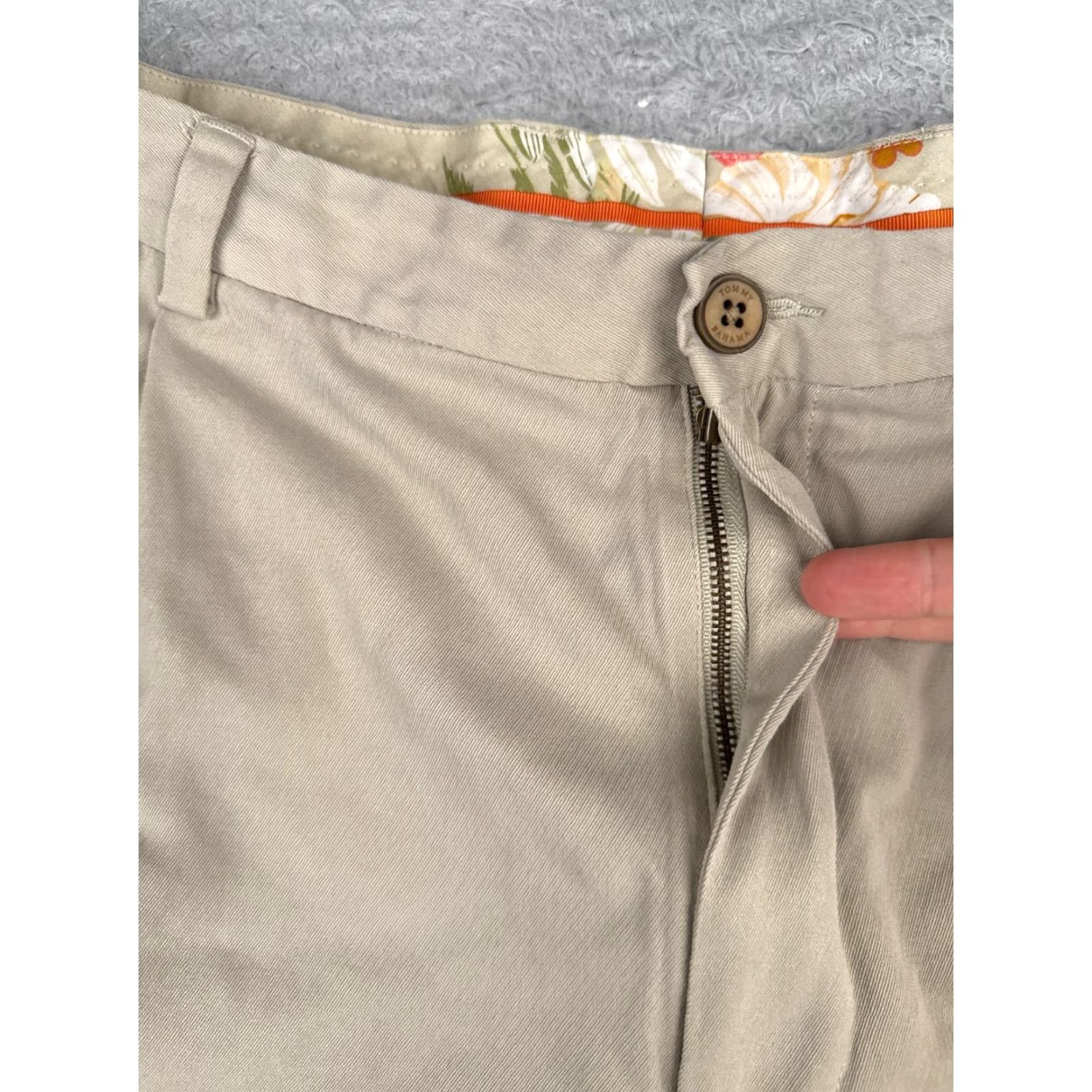 Tommy Bahama Tommy Bahama Shorts Men 36 Beige Bermuda Silk Blend Pleated Beach Vacation 36x9 Size US 36 / EU 52 - 6 Thumbnail