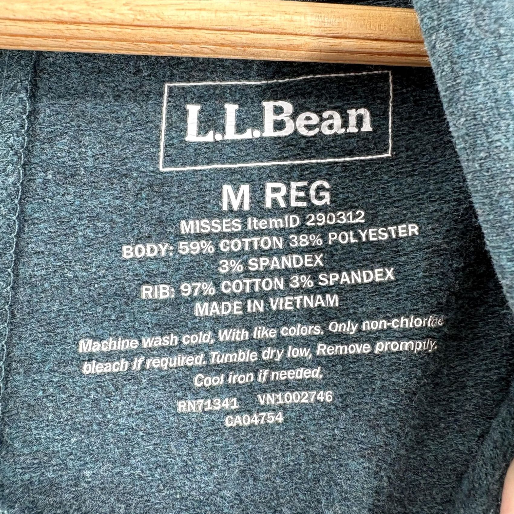 Vintage L.L.Bean Cozy Pullover Womens Medium Blue Cowl Neck Kangaroo Pocket Fleece Top Hoodie Pullover Casual Fall Womens Size M / US 6-8 / IT 42-44 - 4 Thumbnail