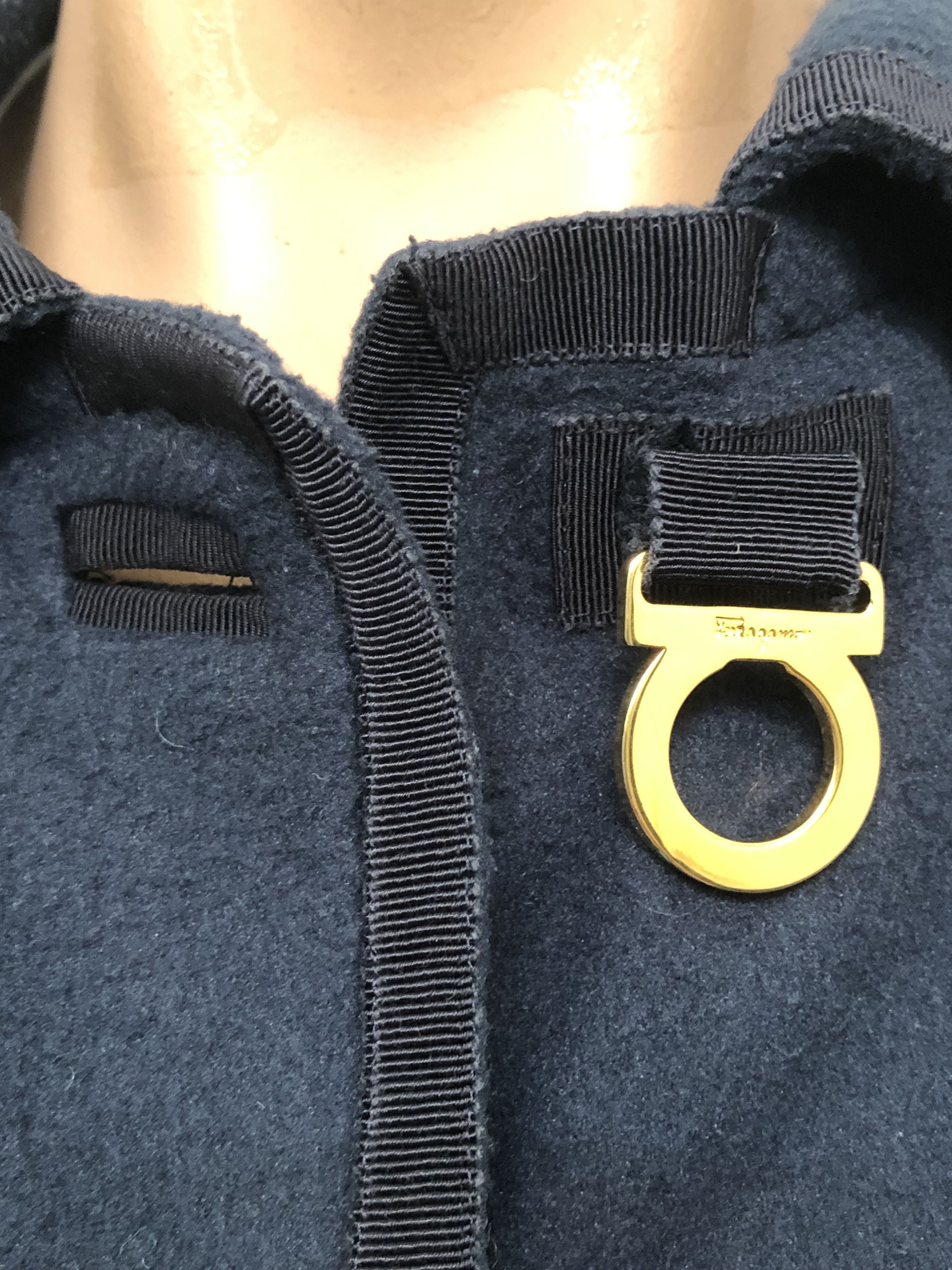 Salvatore Ferragamo × Vintage Vintage Salvatore Ferragamo Fleece Coat Size M / US 6-8 / IT 42-44 - 5 Thumbnail