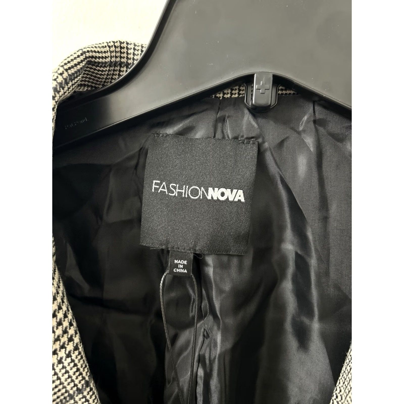 Fashion Nova VINTAGE? No — Fashion Nova Blazer Jacket Womens 2X Gray Plaid Houndstooth Cropped Notch Lapel Window 0 Size XXL / US 16-18 / IT 52-54 - 6 Thumbnail