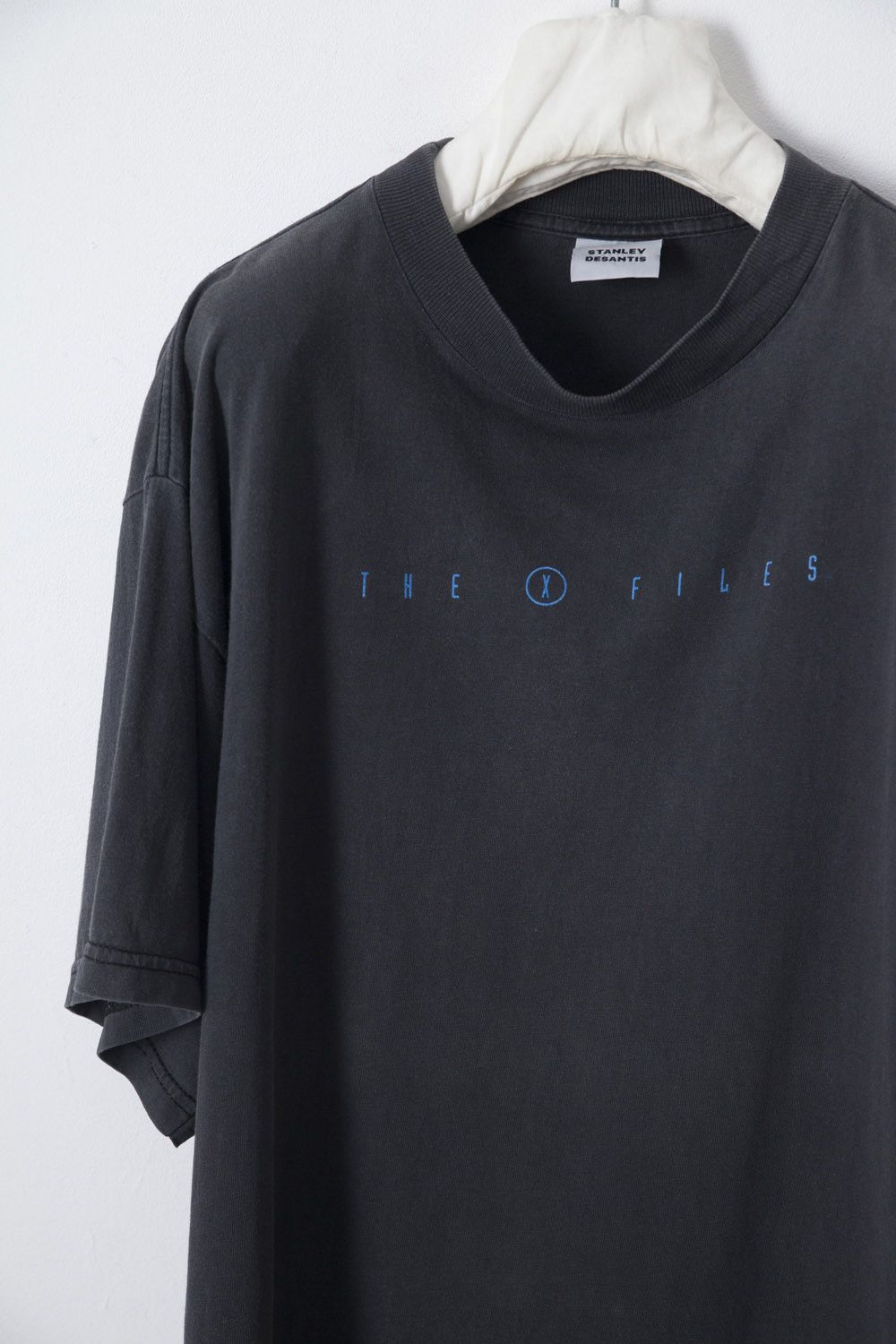 Vintage 1995 X-Files Stanley Desantis t-shirt Size US XL / EU 56 / 4 - 4 Thumbnail