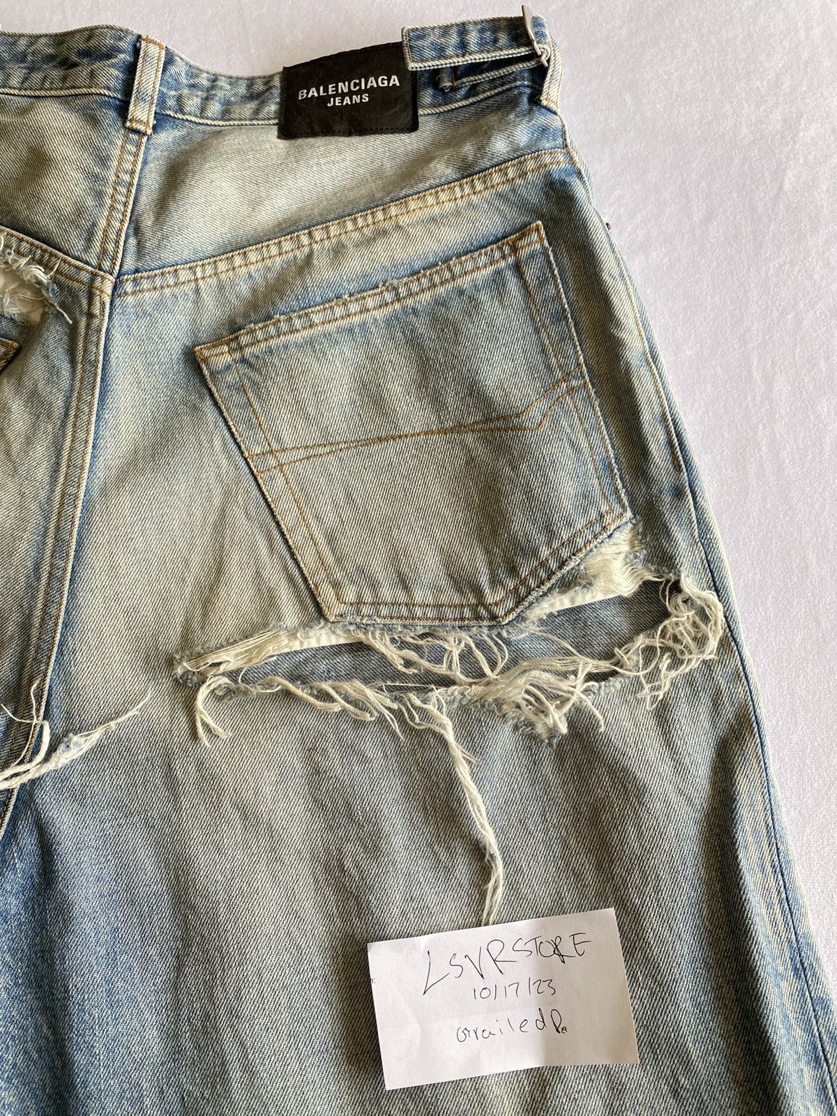 Balenciaga BALENCIAGA Destroyed Super Large Baggy Blue Jean OG size S Size US 32 / EU 48 - 7 Thumbnail