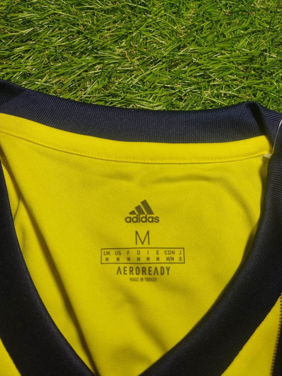 Adidas Fenerbahce 2020 2021 HOME FOOTBALL JERSEY ADIDAS GD3746 Size US M / EU 48-50 / 2 - 2 Thumbnail
