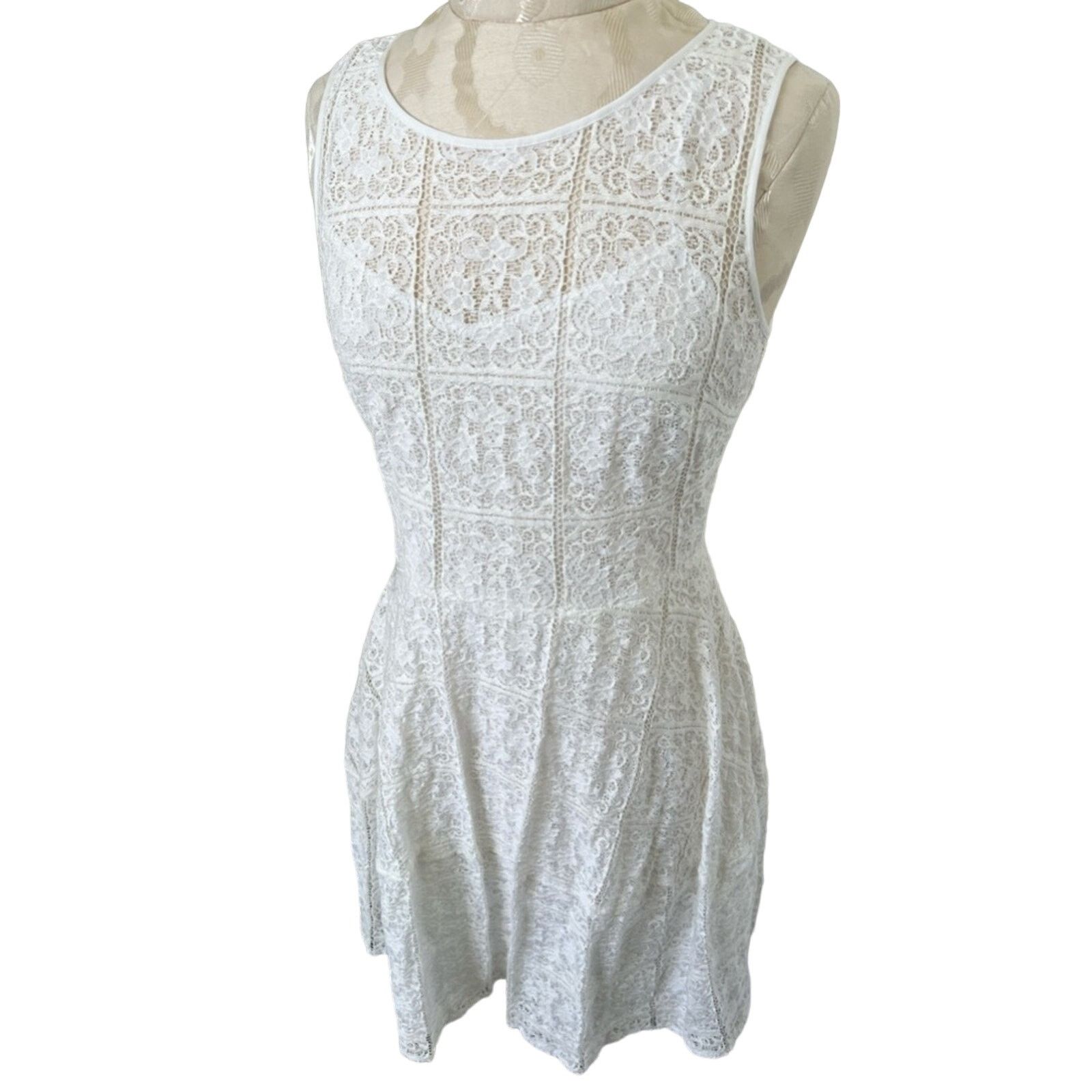 Tommy Hilfiger Tommy Hilfiger Sleeveless Elegant Lace Dress Size 6 Size M / US 6-8 / IT 42-44 - 1 Thumbnail