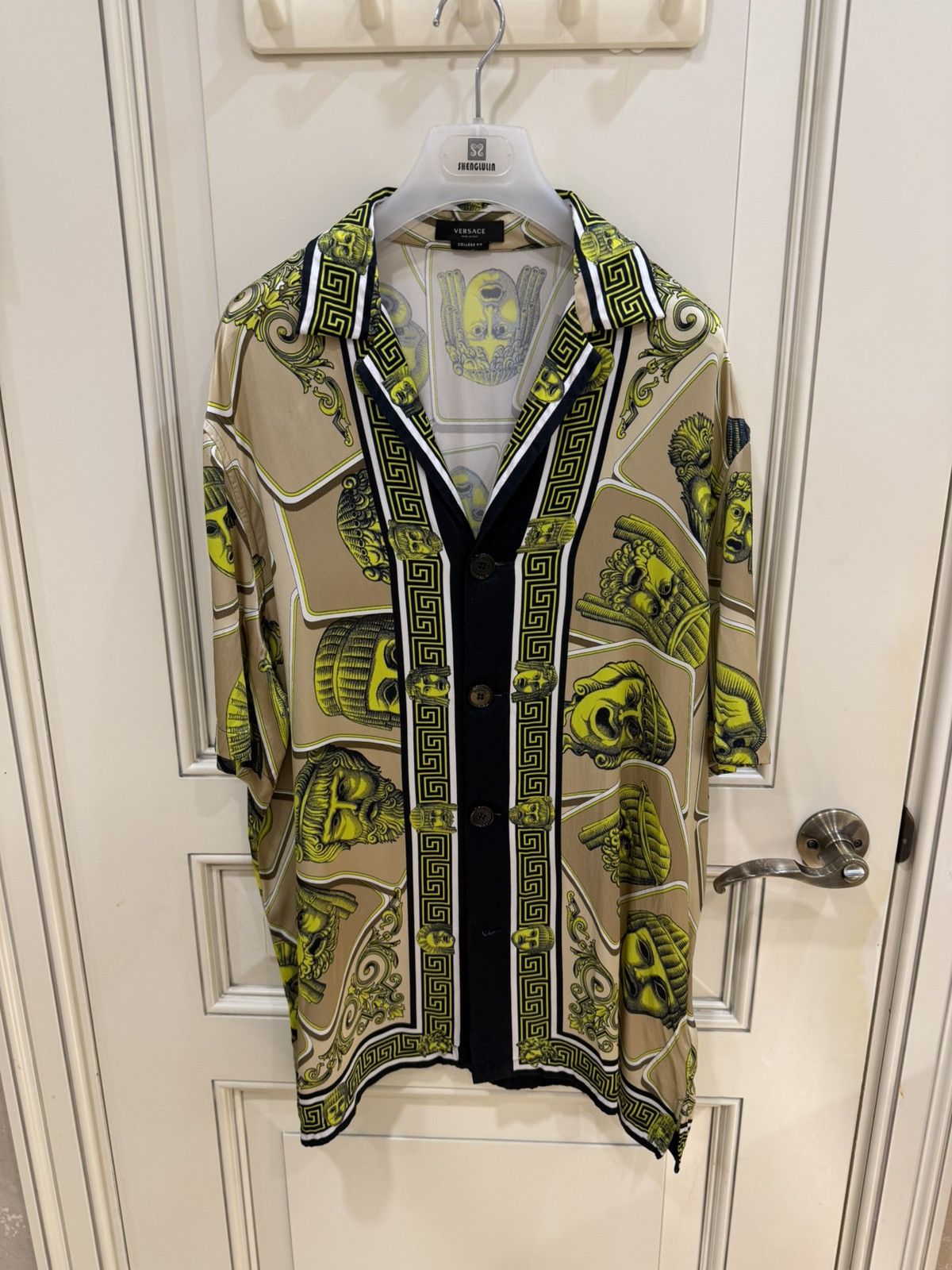 Versace Le Maschere print Shirt size46 Size US S / EU 44-46 / 1 - 7 Thumbnail