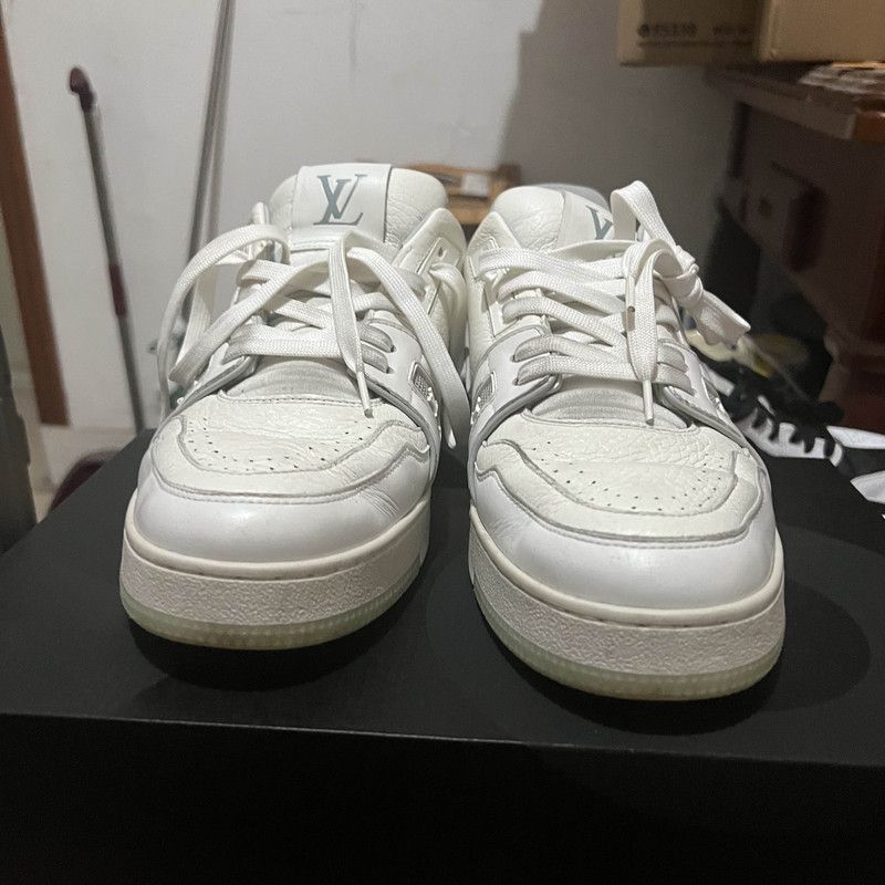 Louis Vuitton Louis Vuitton Trainer Low Top Fashion Sneakers - Size US 10.5 / EU 43-44 - 2 Thumbnail